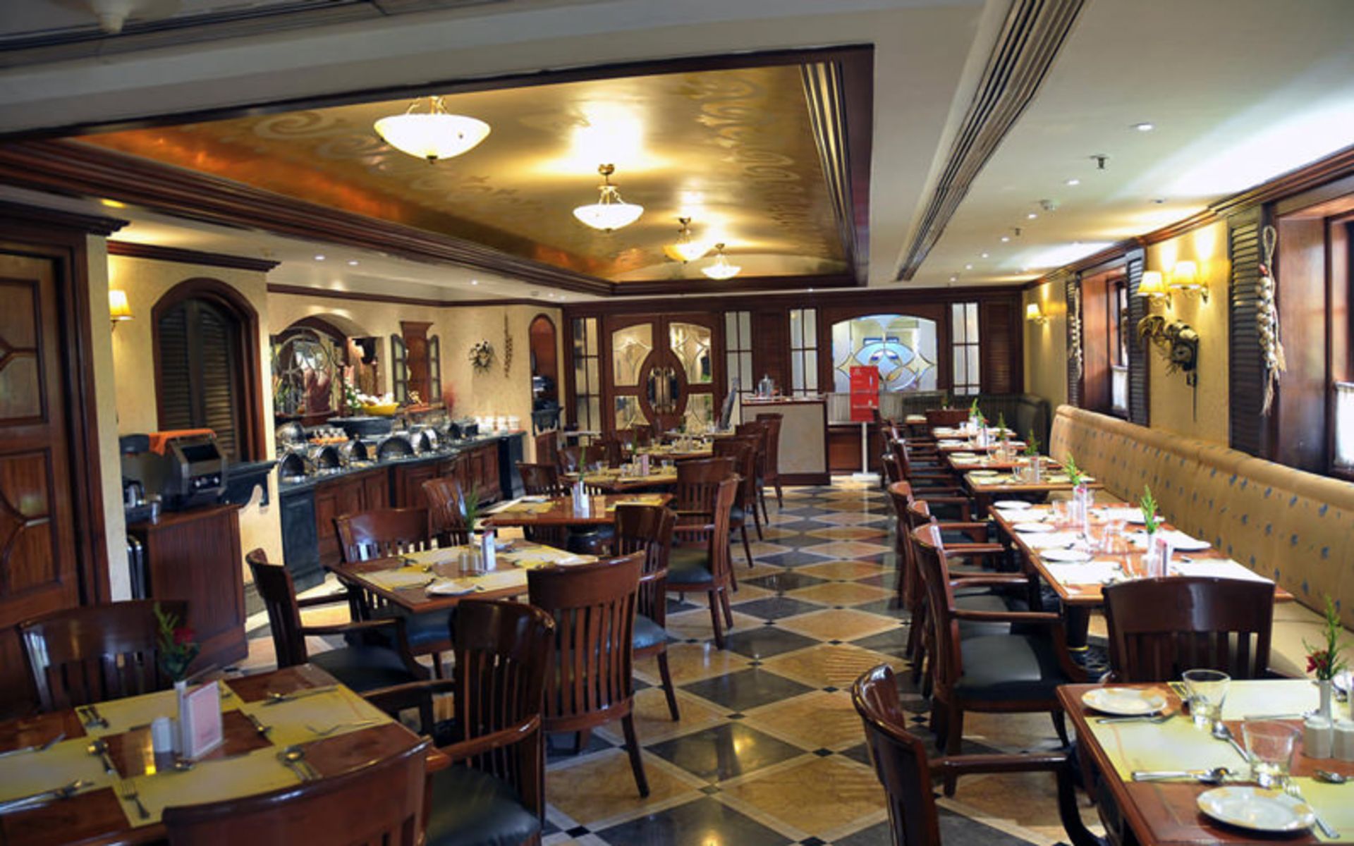 هتل رامادا پلازا (Ramada Plaza Palm Grove)