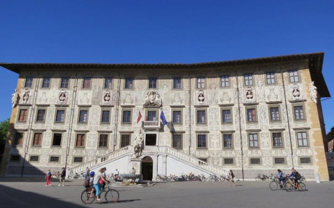کاخ Palazzo dei Cavalieri
