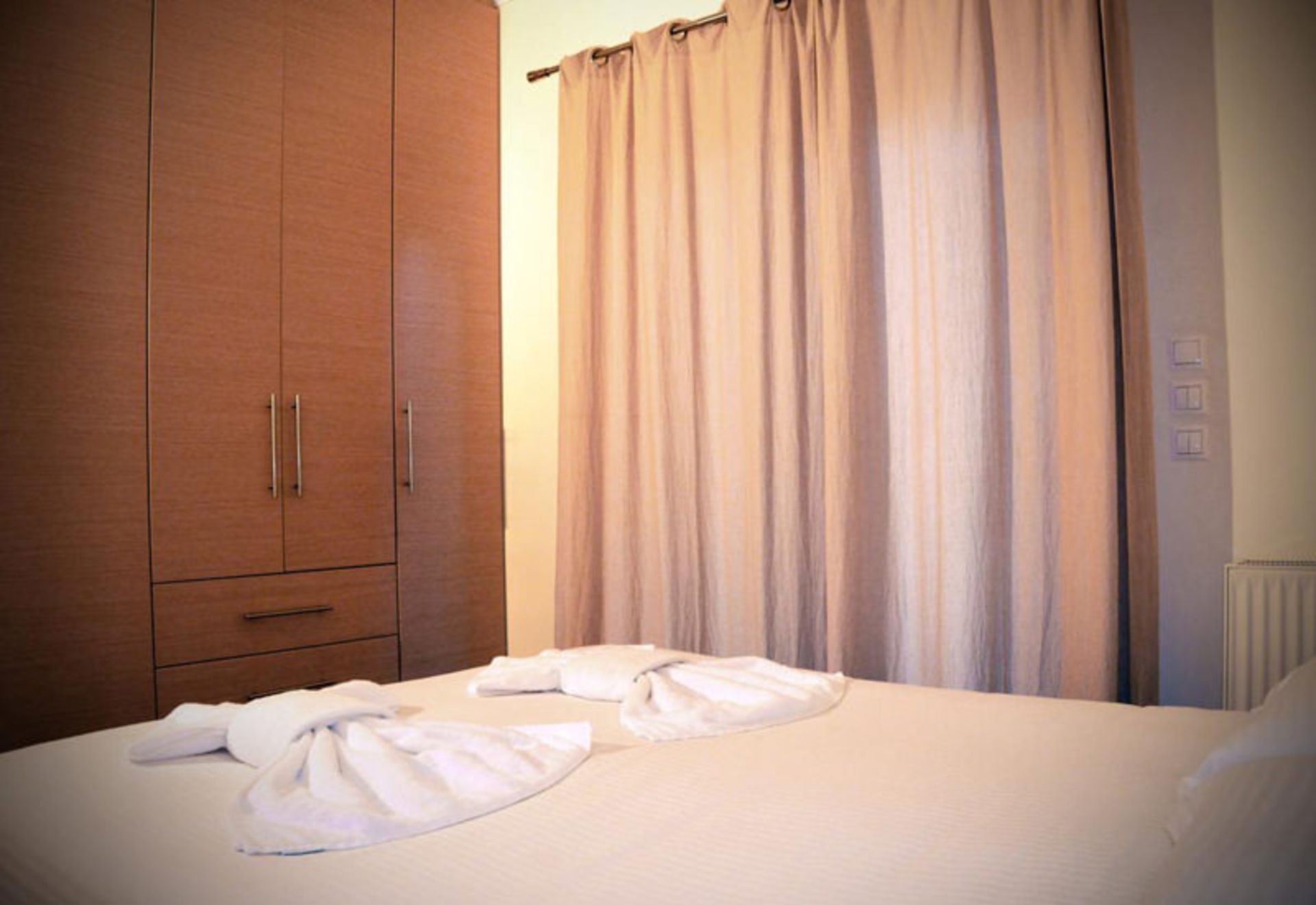 هتل آپارتمان آتن لوتوس (Athens Lotus Apartments)