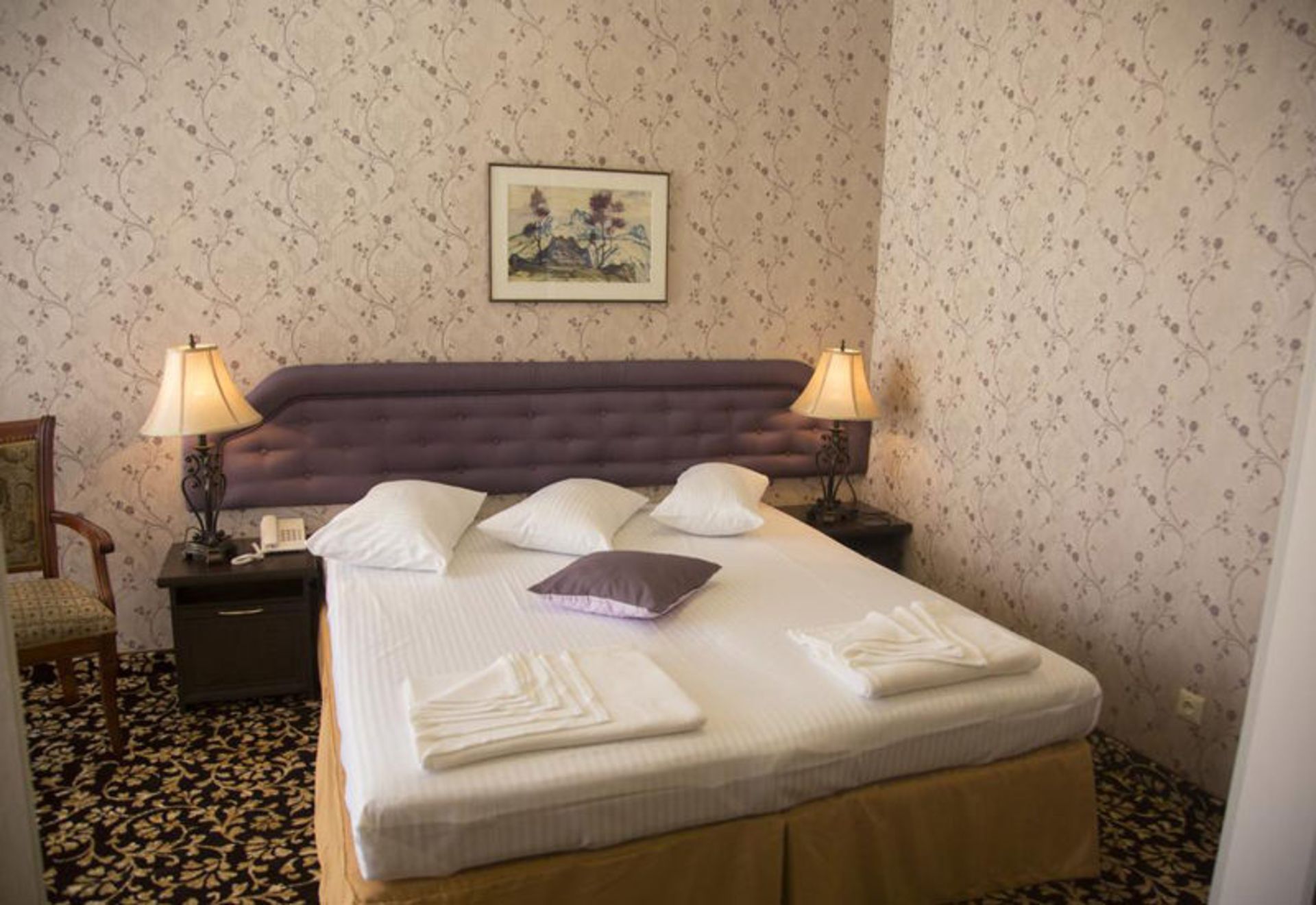 هتل شیراک (Shirak Hotel)
