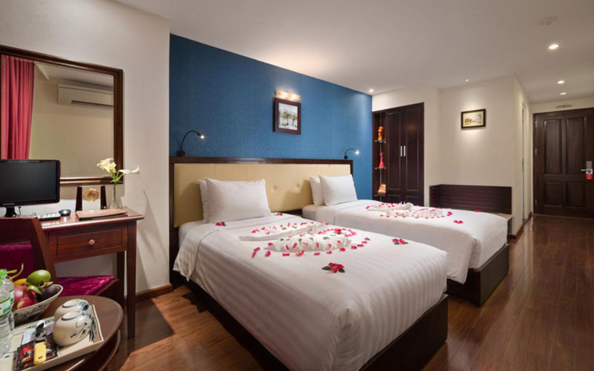 هتل سیرین پریمیر (Serene Premier Hotel)