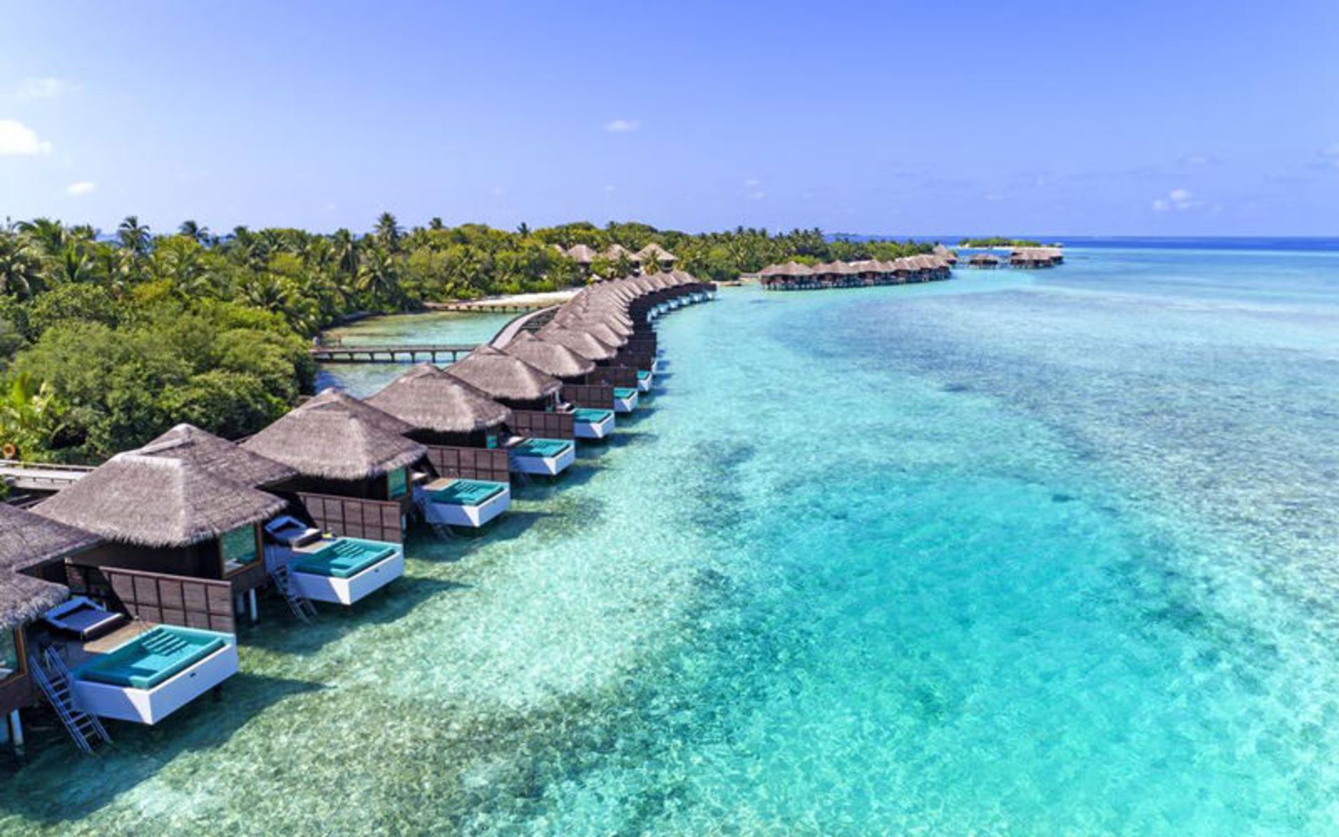 هتل شرایتون فول مونت ریزورت اند اسپا مالدیو (Sheraton Maldives Full Moon Resort & Spa)