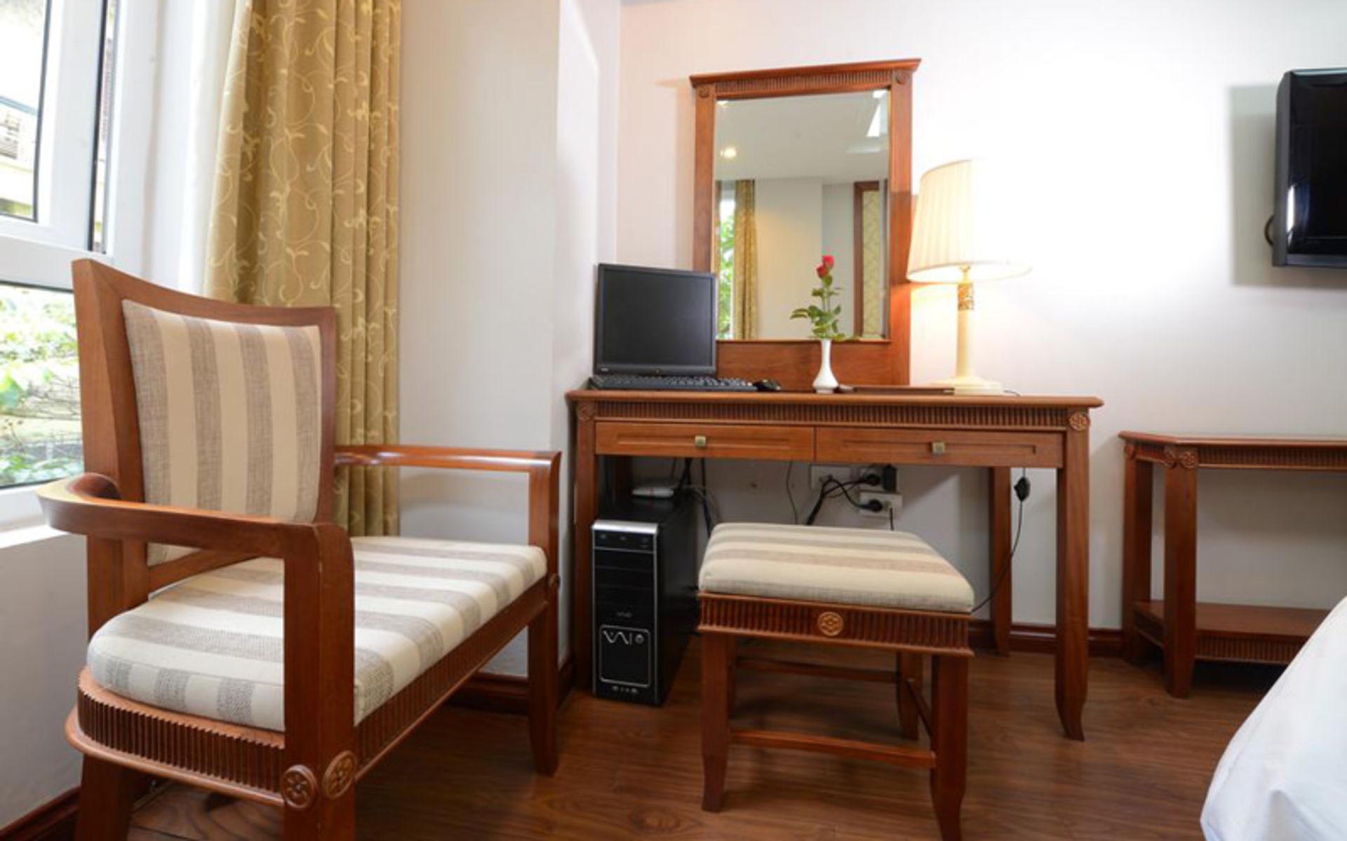 هتل گلدن لجند (Golden Legend Hotel)