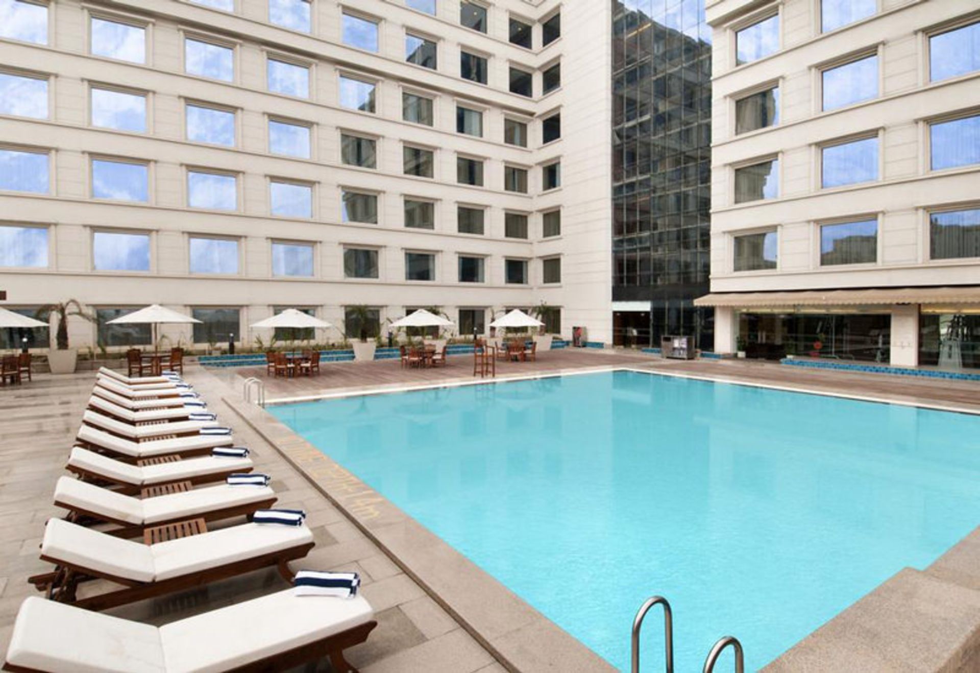 هتل پیکادیلی دهلی نو (Piccadily Hotel New Delhi)