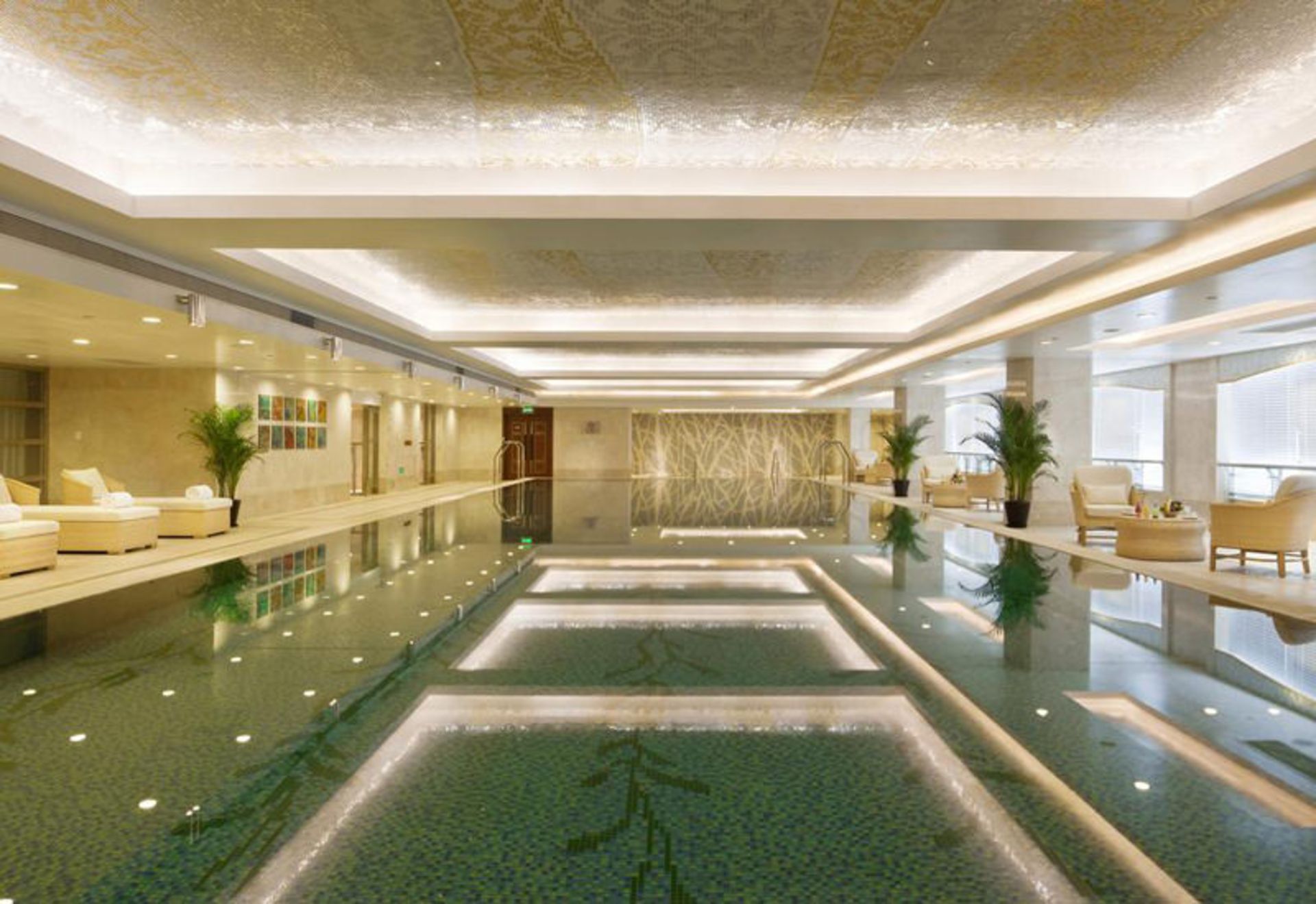 هتل دراگون هانگزو (The Dragon Hotel Hangzhou)