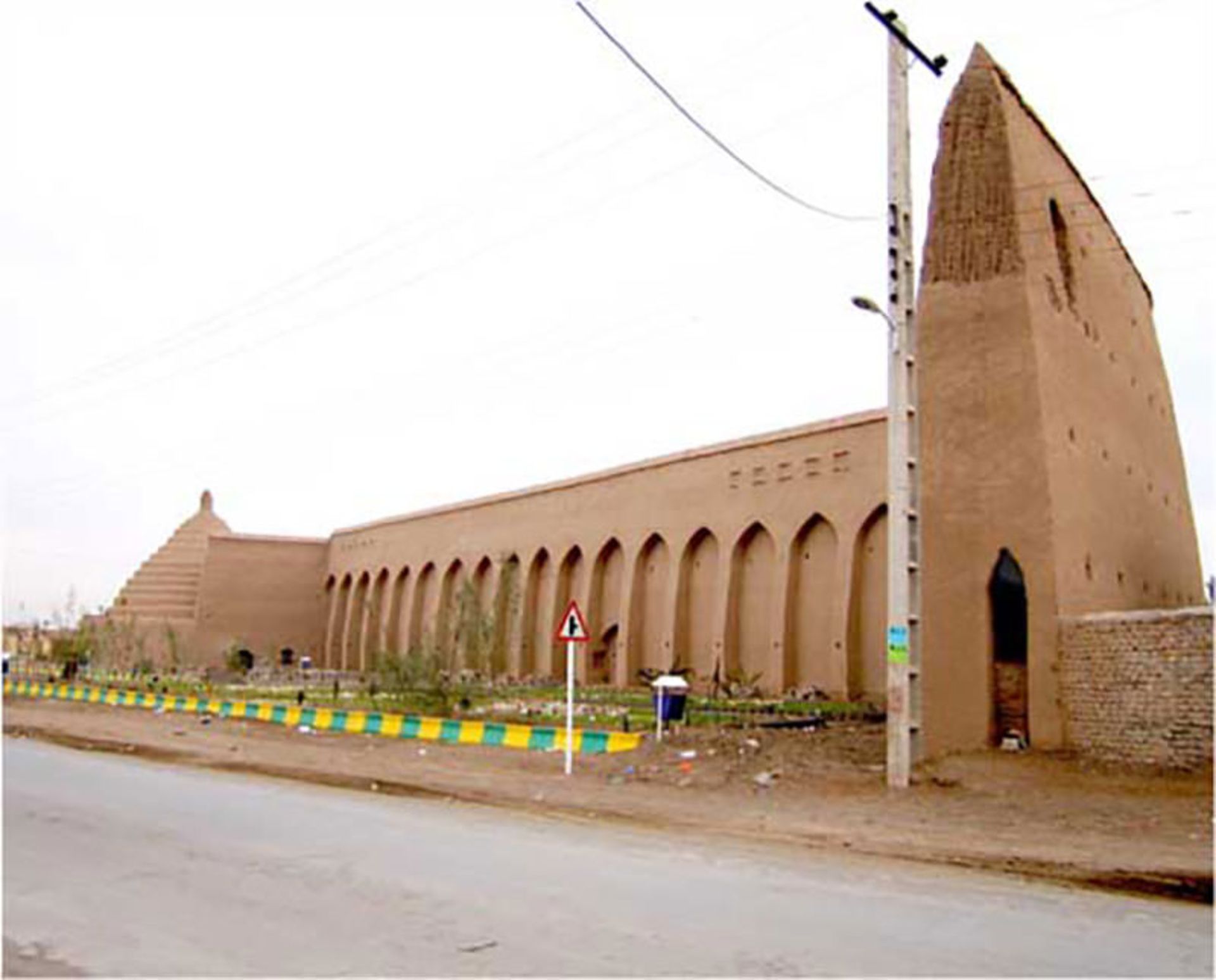 یخدان (یخچال) عباس آباد حاجی