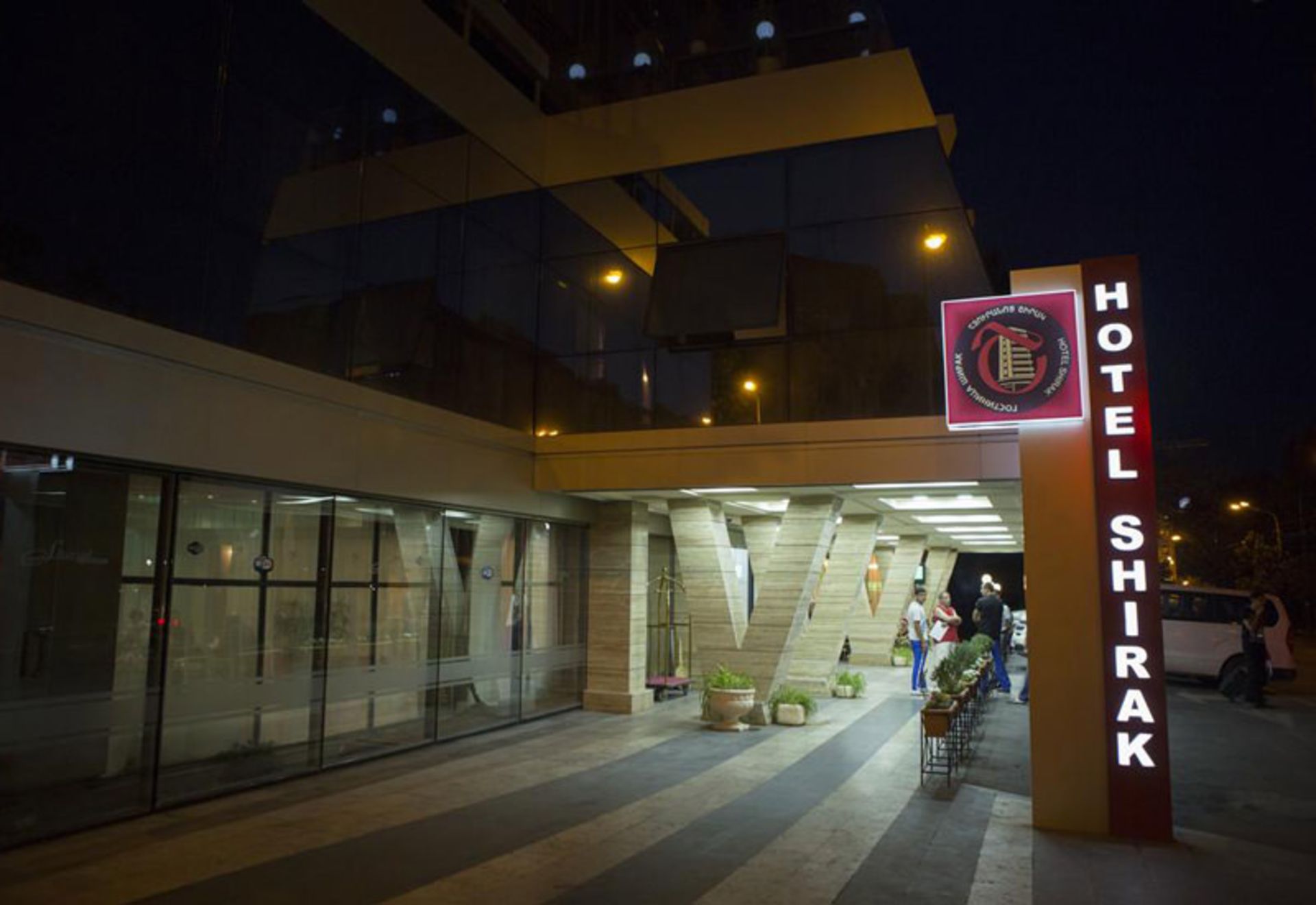 هتل شیراک (Shirak Hotel)