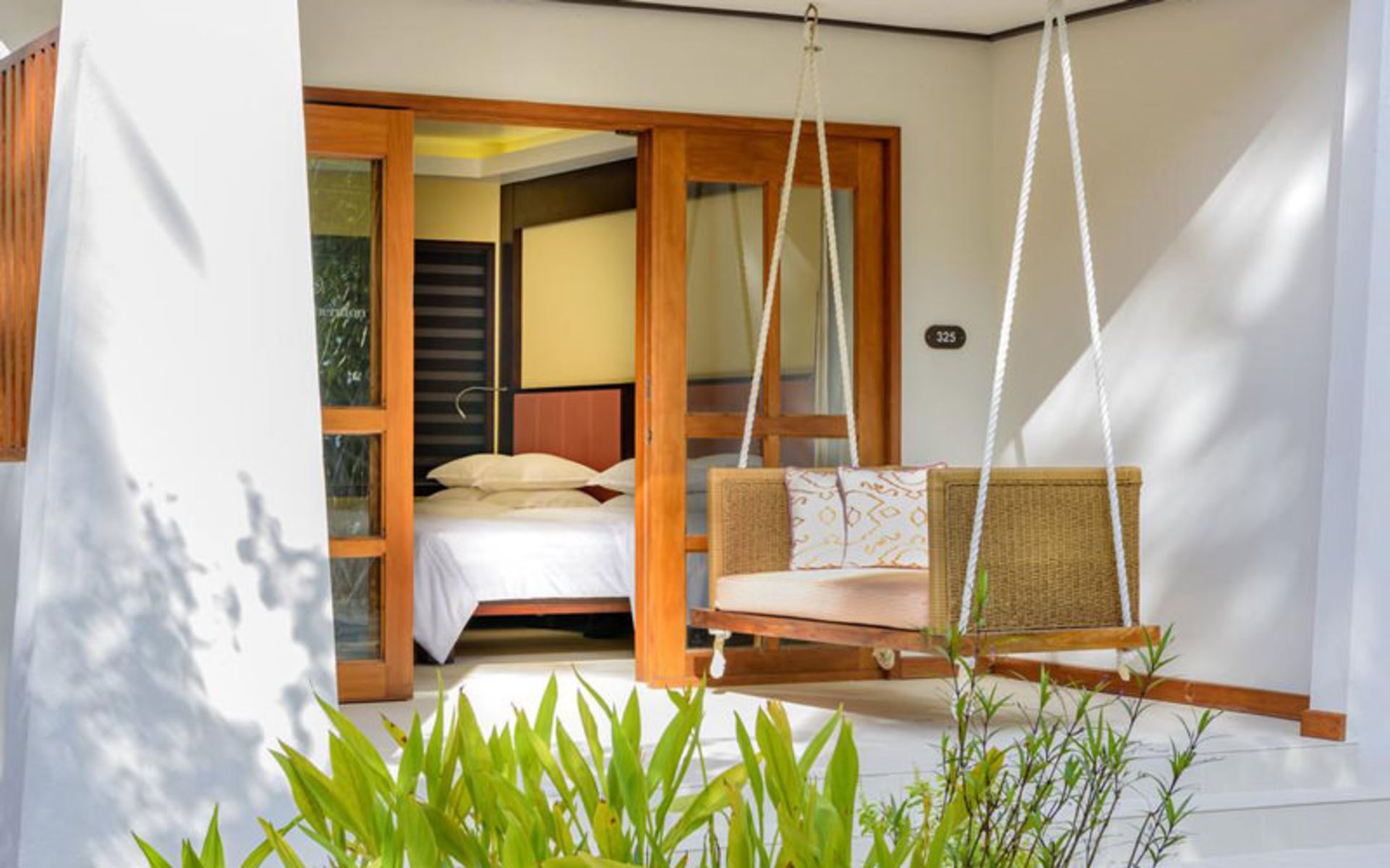 هتل شرایتون فول مونت ریزورت اند اسپا مالدیو (Sheraton Maldives Full Moon Resort & Spa)