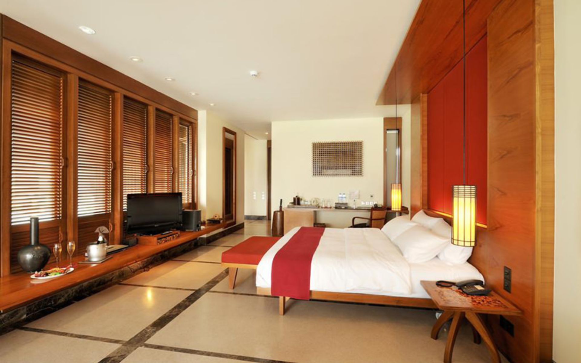 هتل پارادایس آیلند ریزورت اَند اسپا (Paradise Island Resort & Spa)
