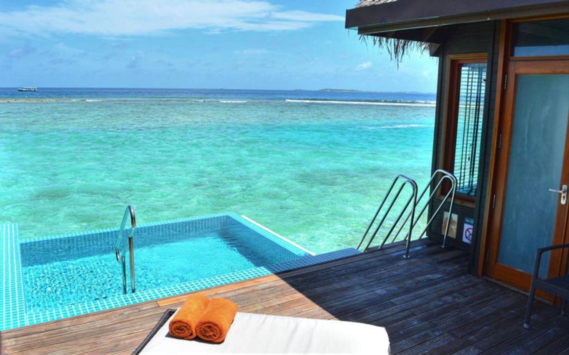 هتل شرایتون فول مونت ریزورت اند اسپا مالدیو (Sheraton Maldives Full Moon Resort & Spa)