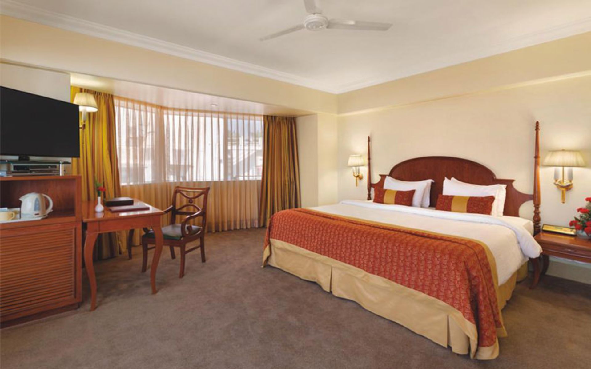 هتل رامادا پلازا (Ramada Plaza Palm Grove)