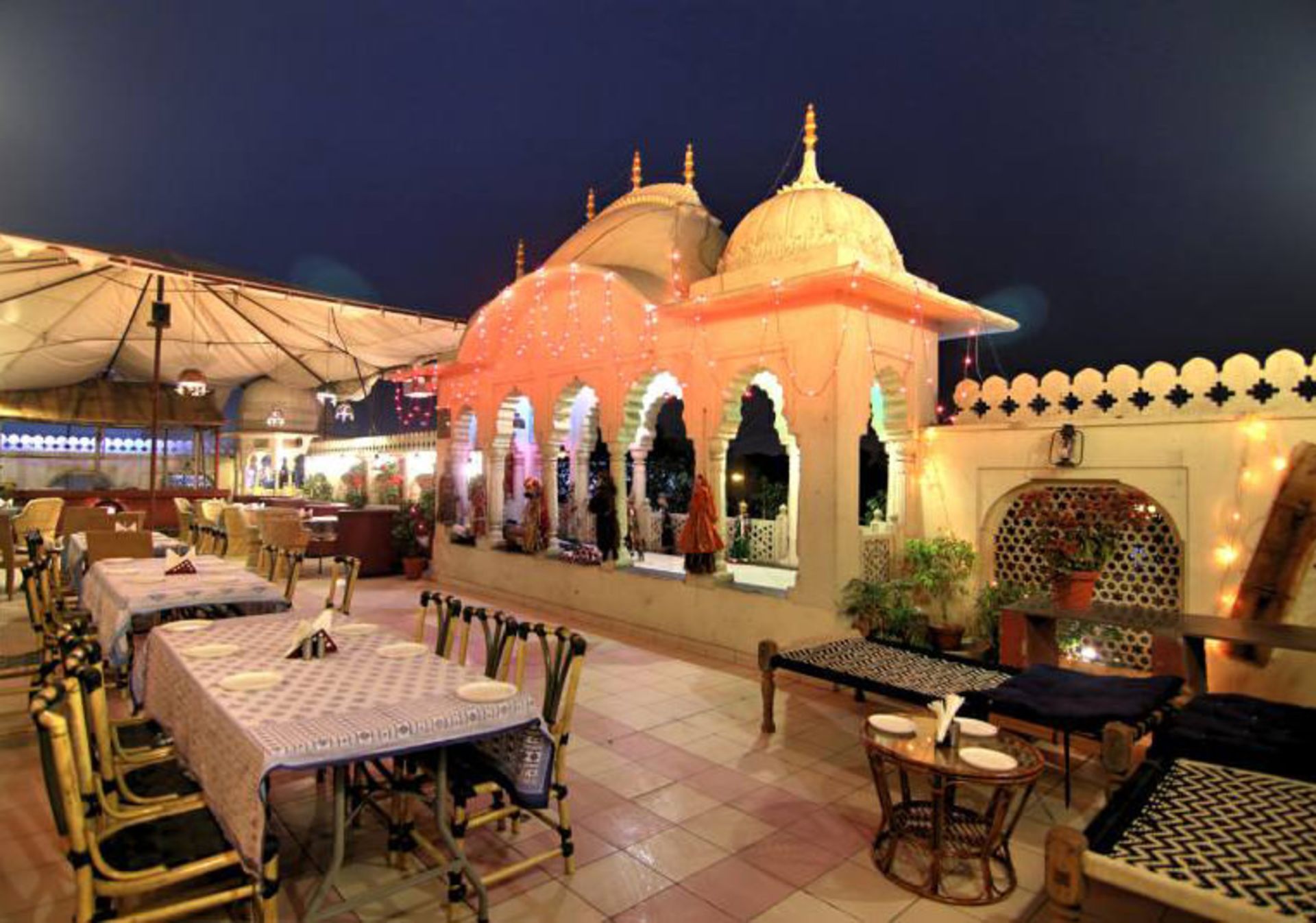 رستوران Saba Haveli