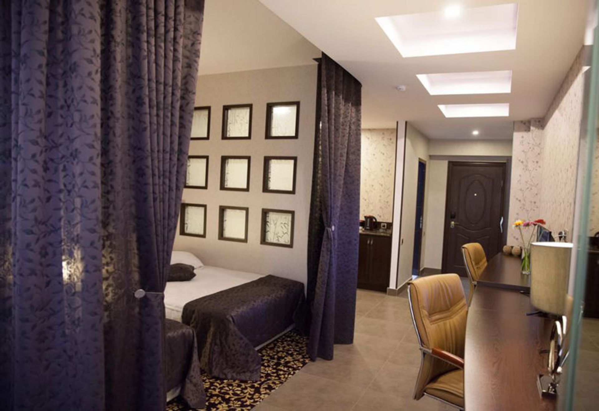 هتل شیراک (Shirak Hotel)