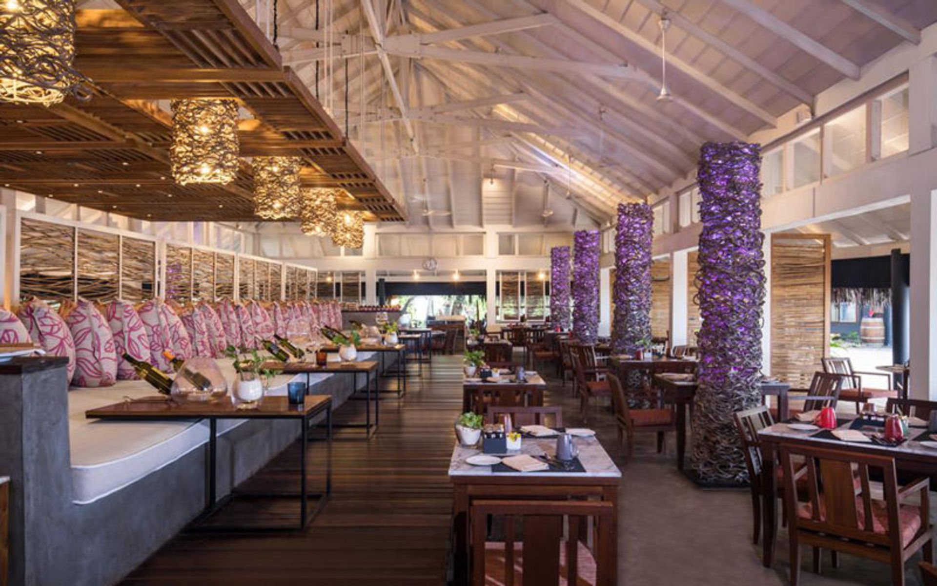 هتل ویوانتا بای تاج کورال ریف (Vivanta By Taj - Coral Reef)