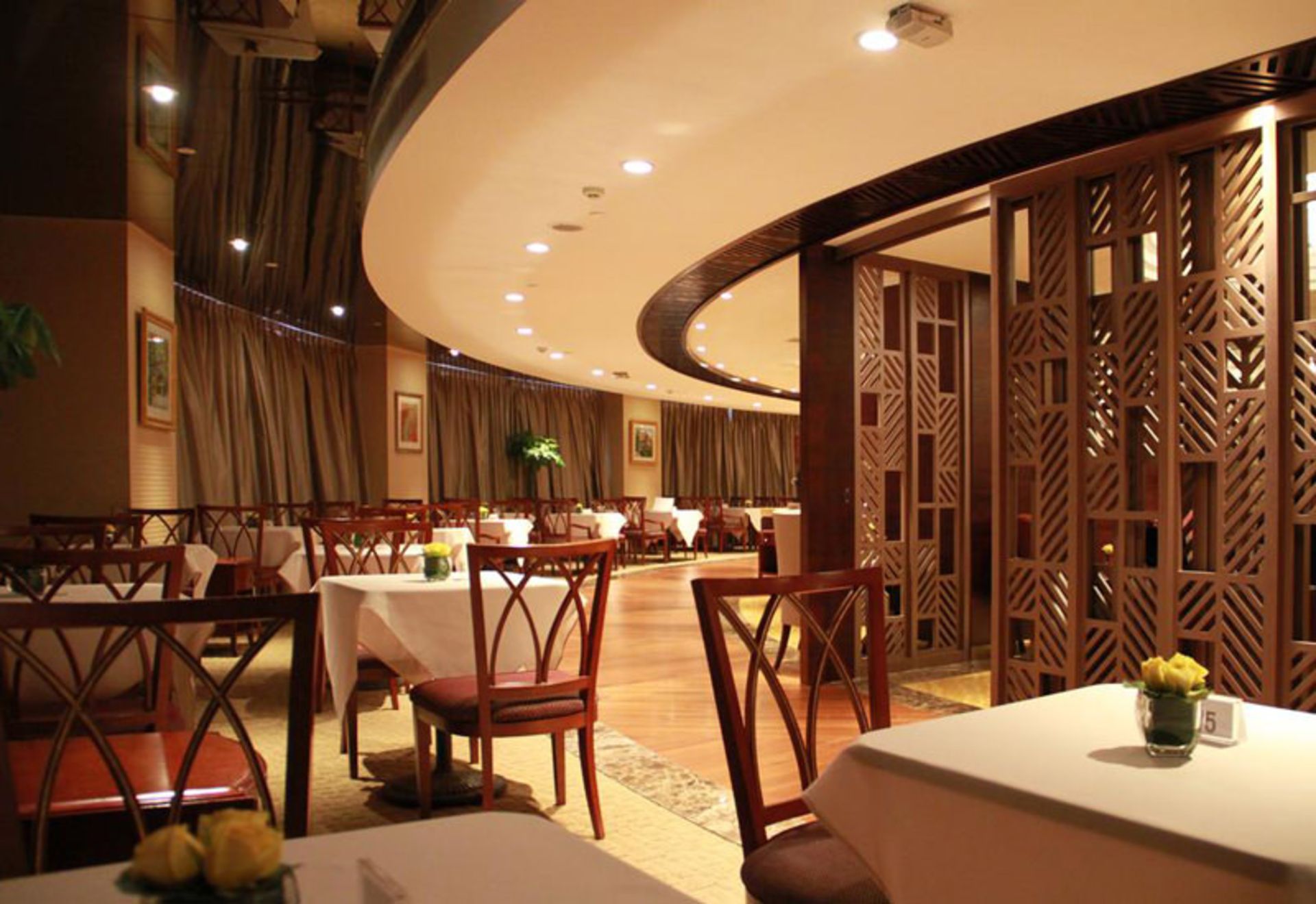 هتل سنترال شانگهای (Central Hotel Shanghai)
