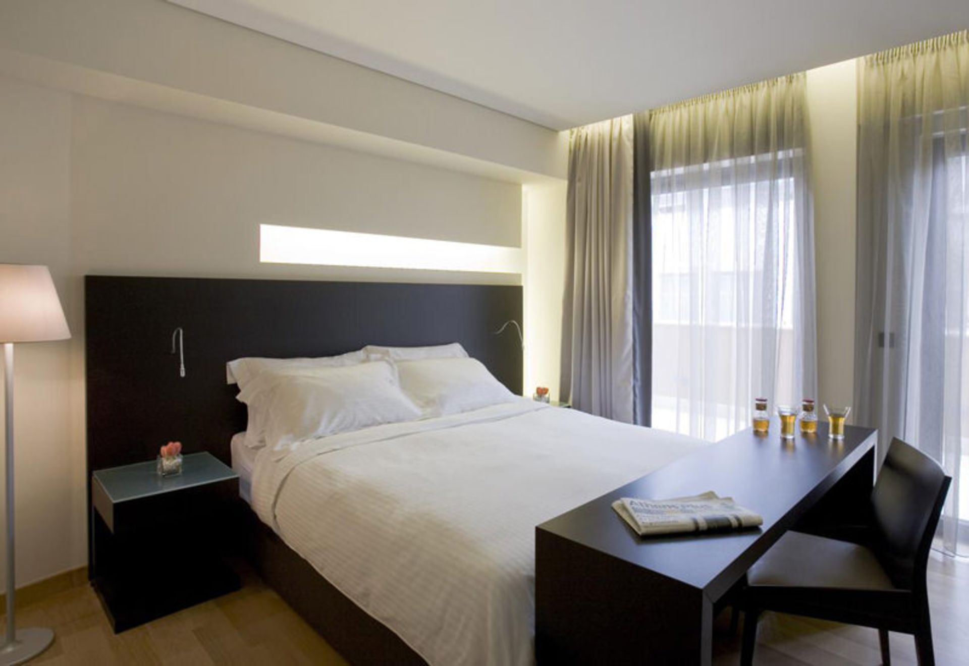هتل او اند بی آتن بوتیک (O&B Athens Boutique Hotel)