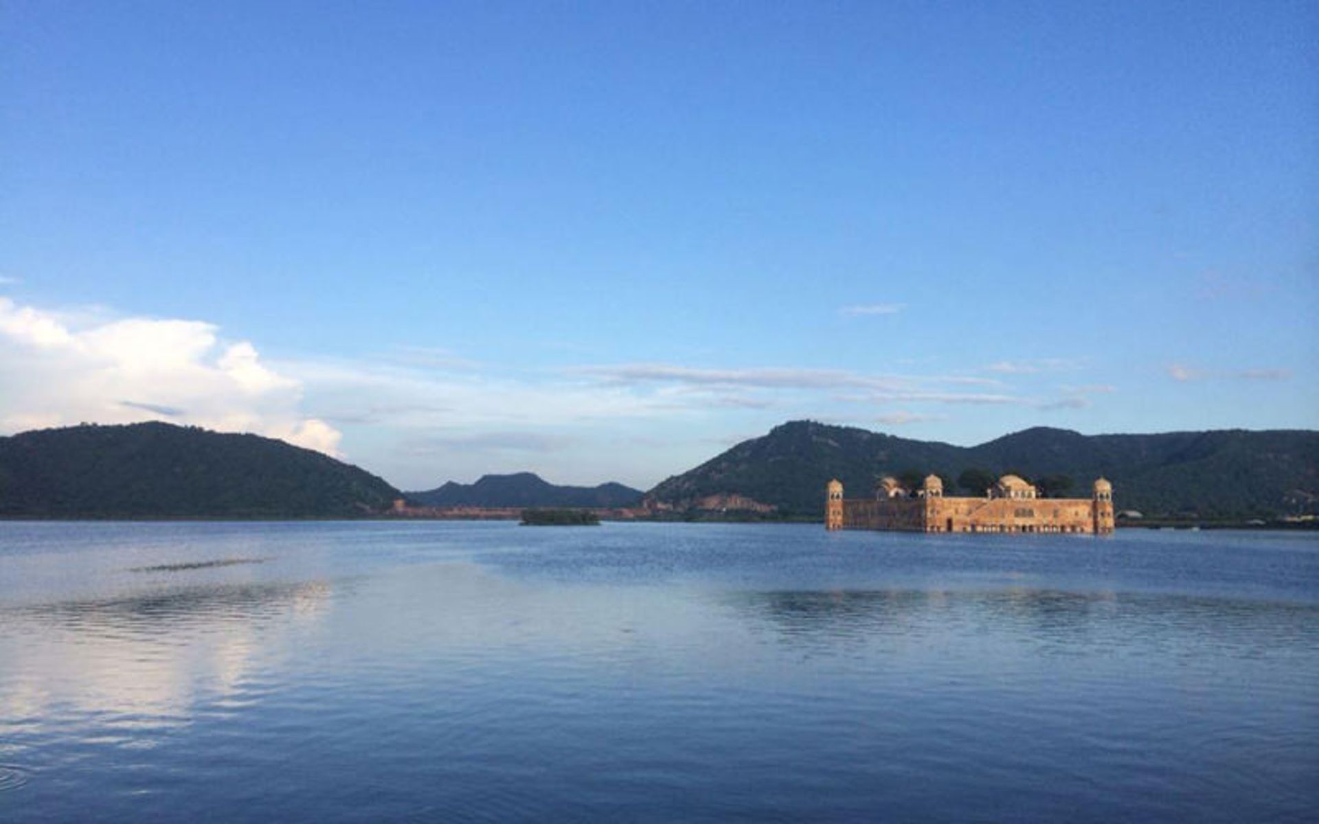 دریاچه من ساگر (Man Sagar Lake)