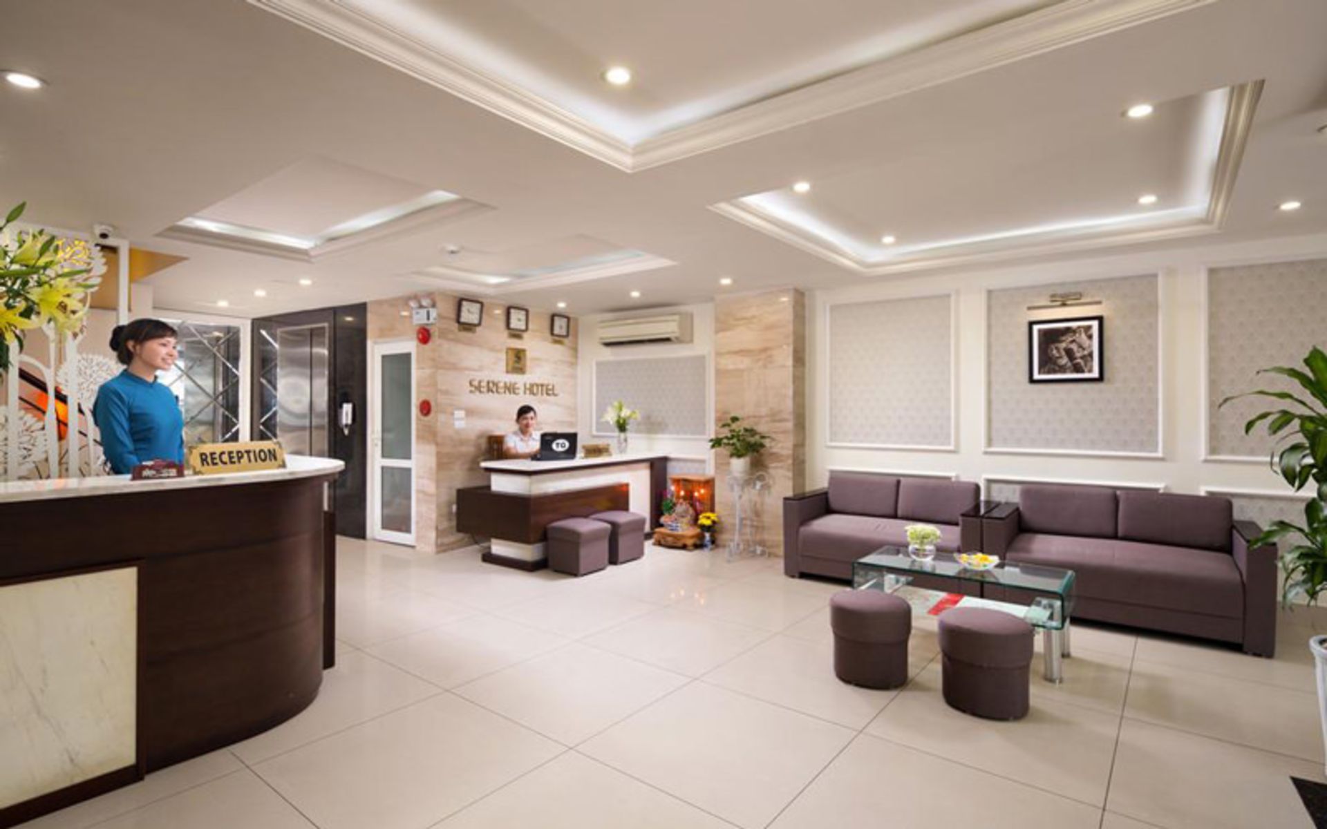 هتل سیرین پریمیر (Serene Premier Hotel)