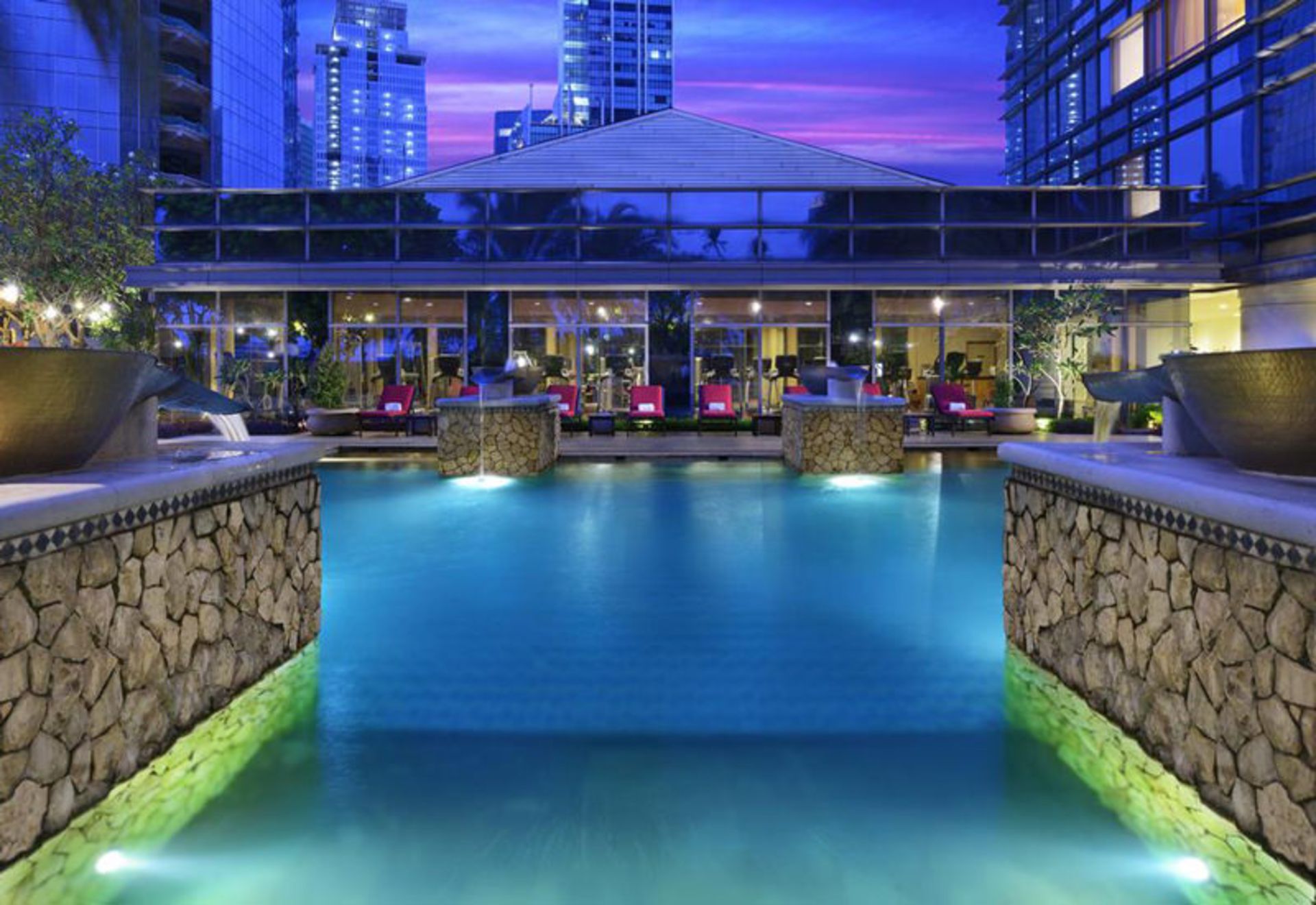 هتل ریتز کارلتون مگا کونینگان (The Ritz-Carlton Jakarta, Mega Kuningan)