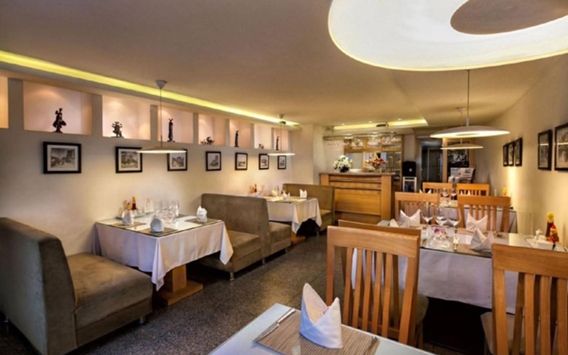 هتل هانوی گلدن مومنت (Hanoi Golden Moment Hotel)