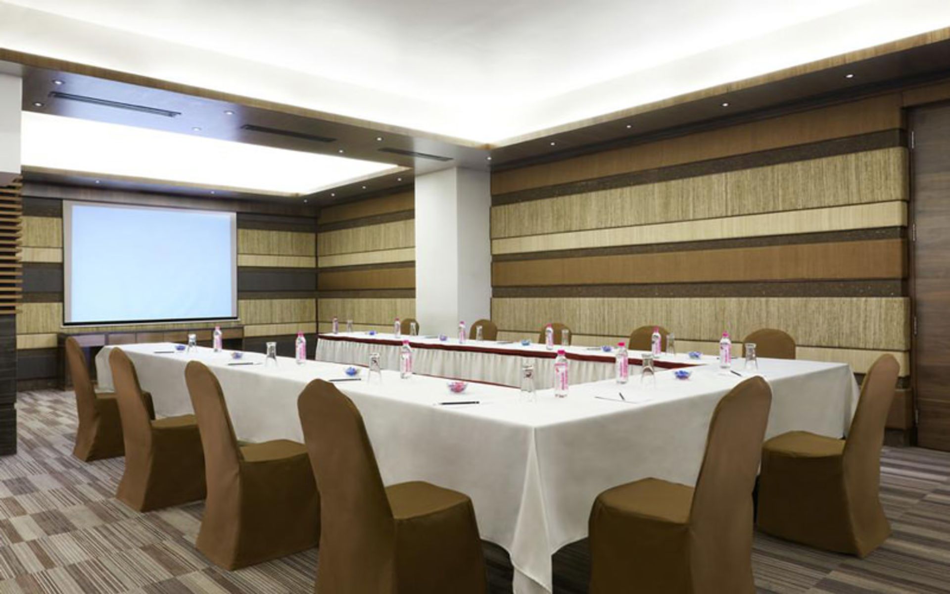 هتل بین المللی سوبا (Hotel Suba International)