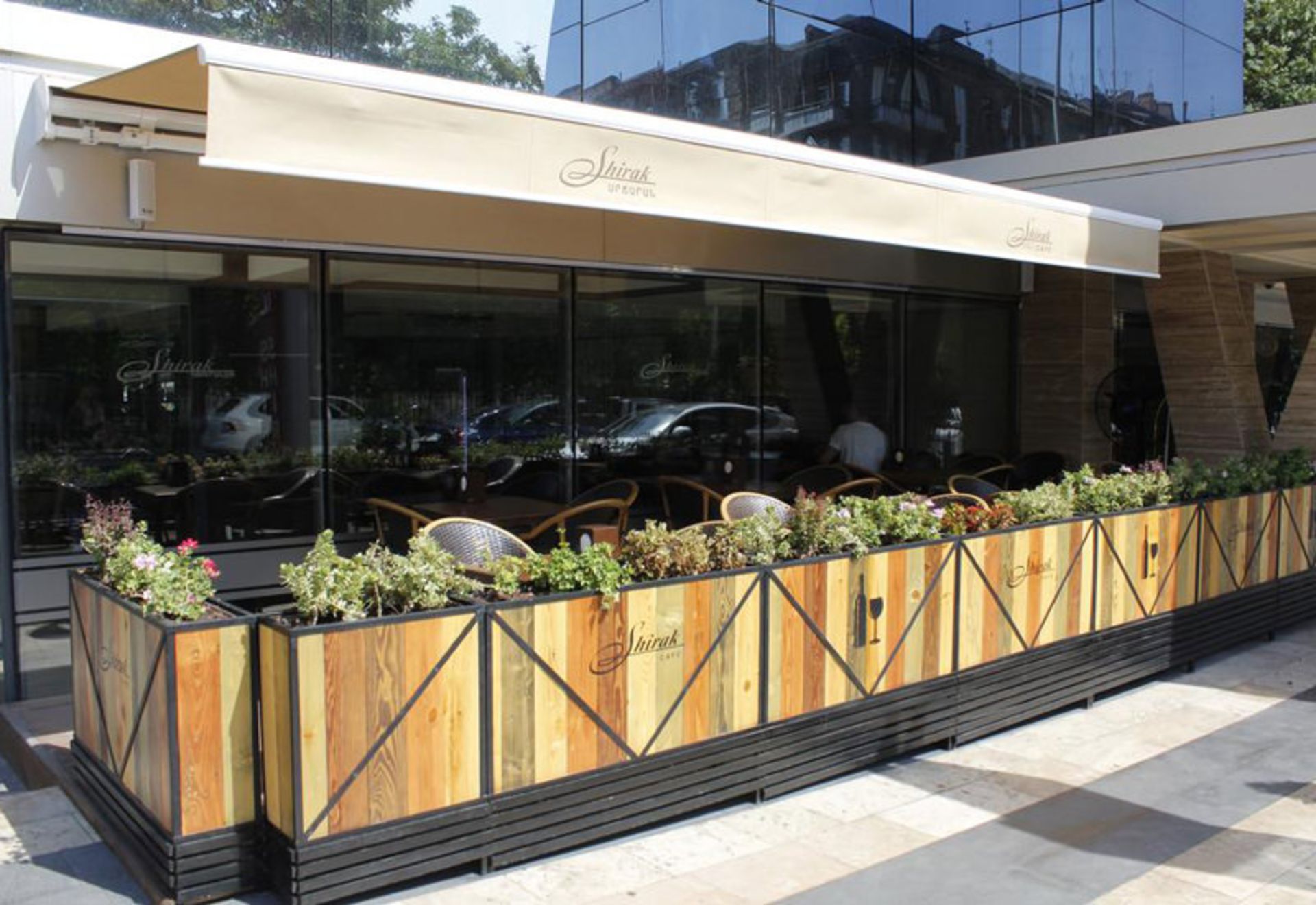 هتل شیراک (Shirak Hotel)