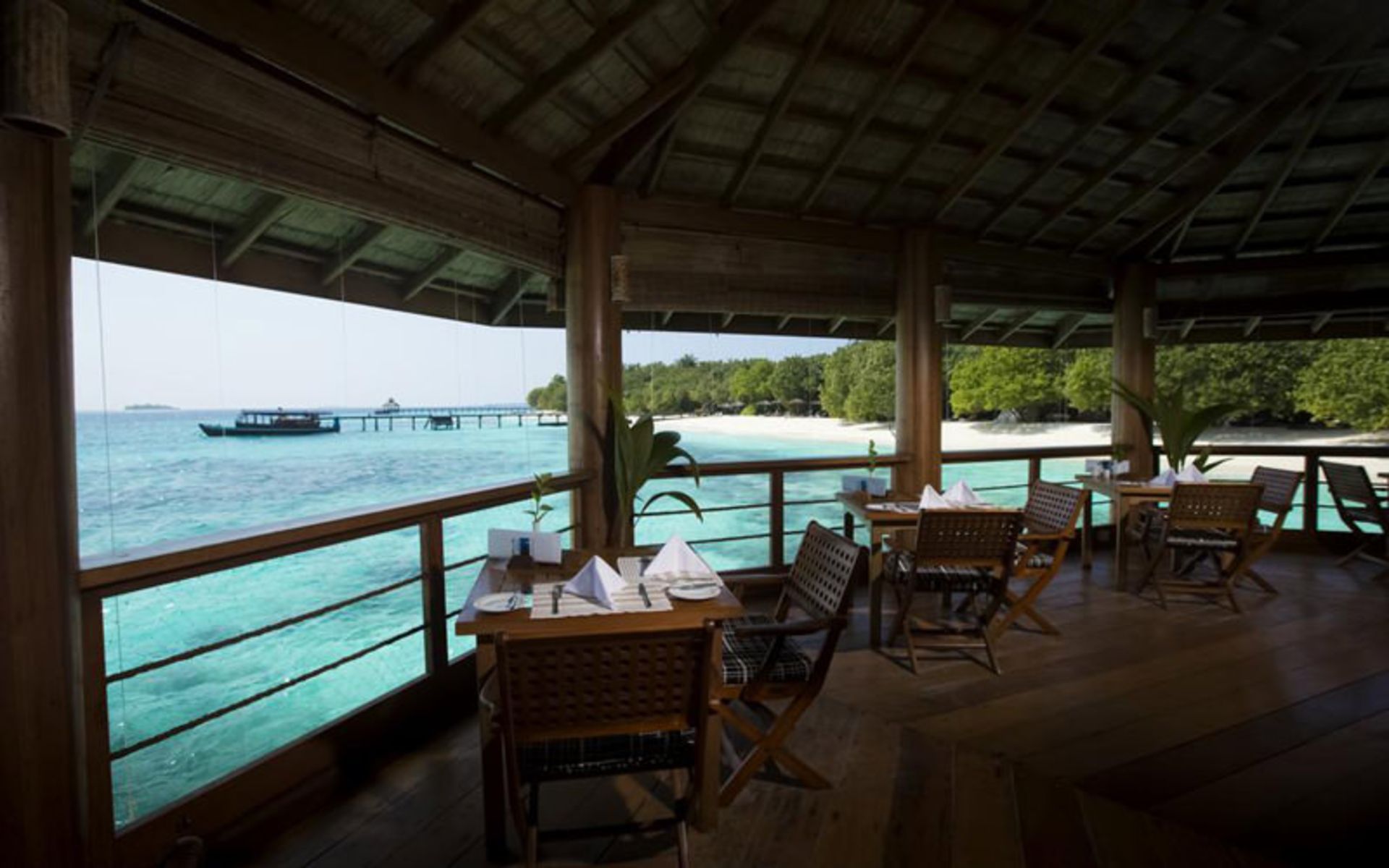 هتل ردی بیج ریزورت (Reethi Beach Resort)