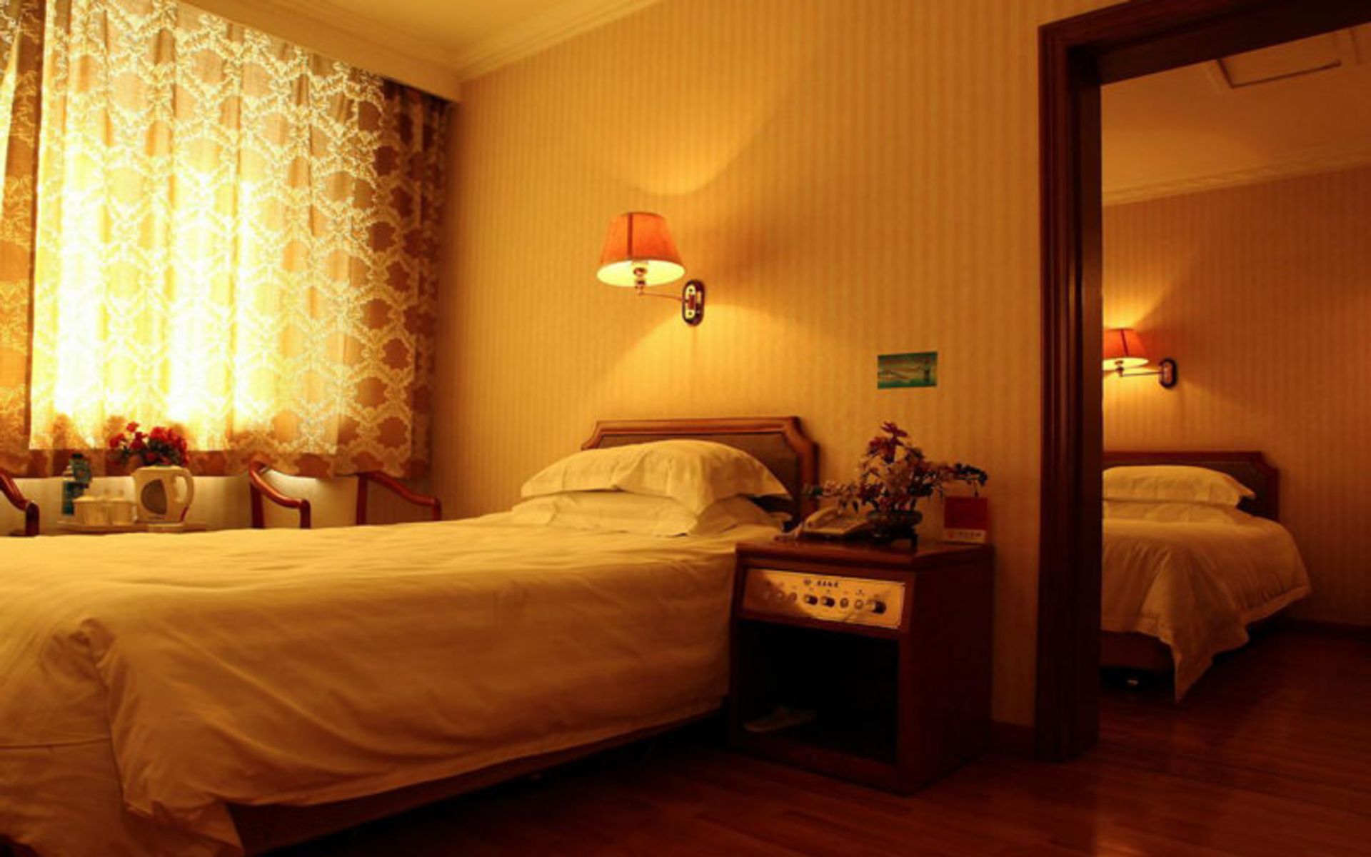 هتل فار ایست (Far East Hotel)