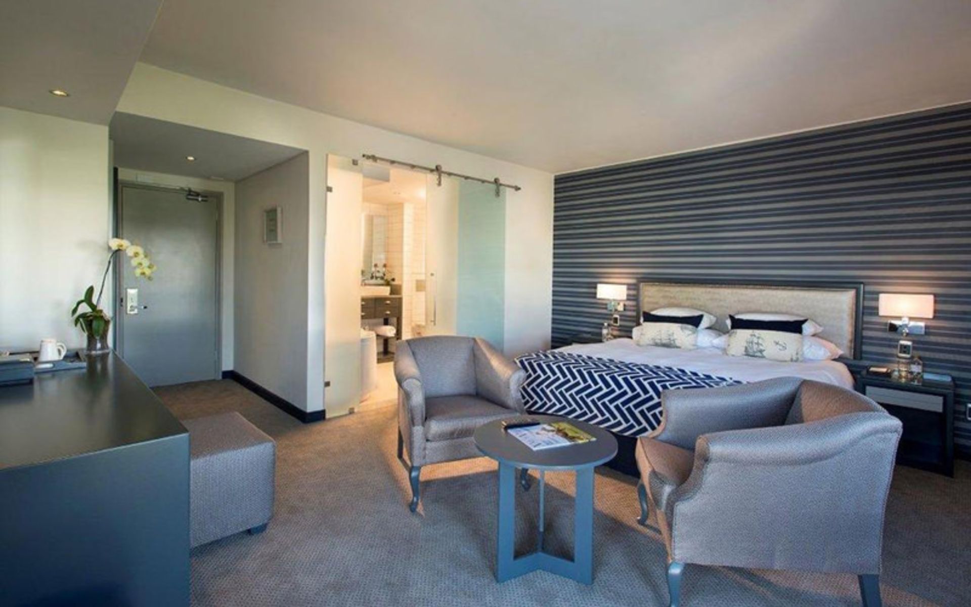 هتل پورتز وود (The Portswood Hotel)