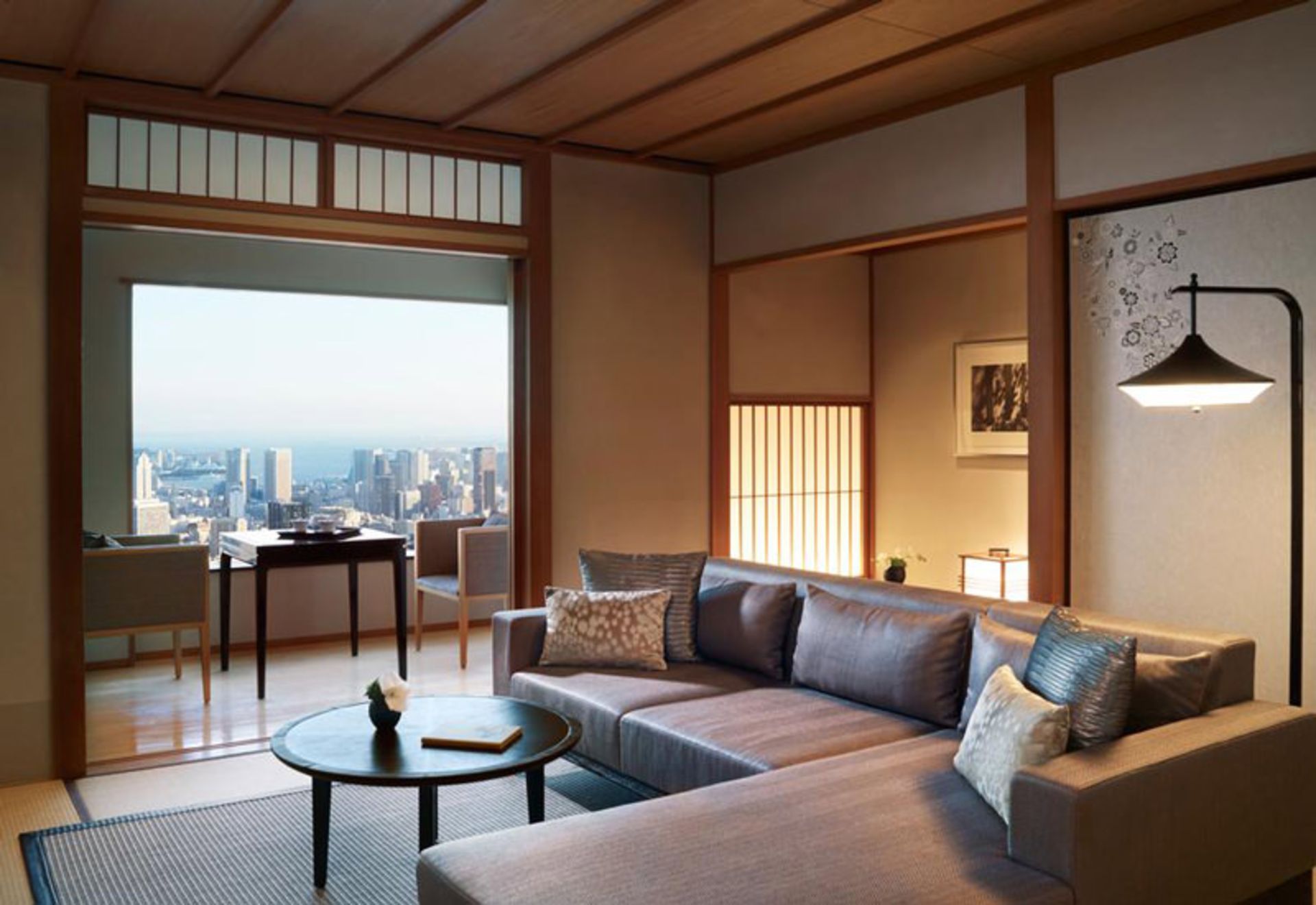 هتل ریتز کارلتون (The Ritz-Carlton)