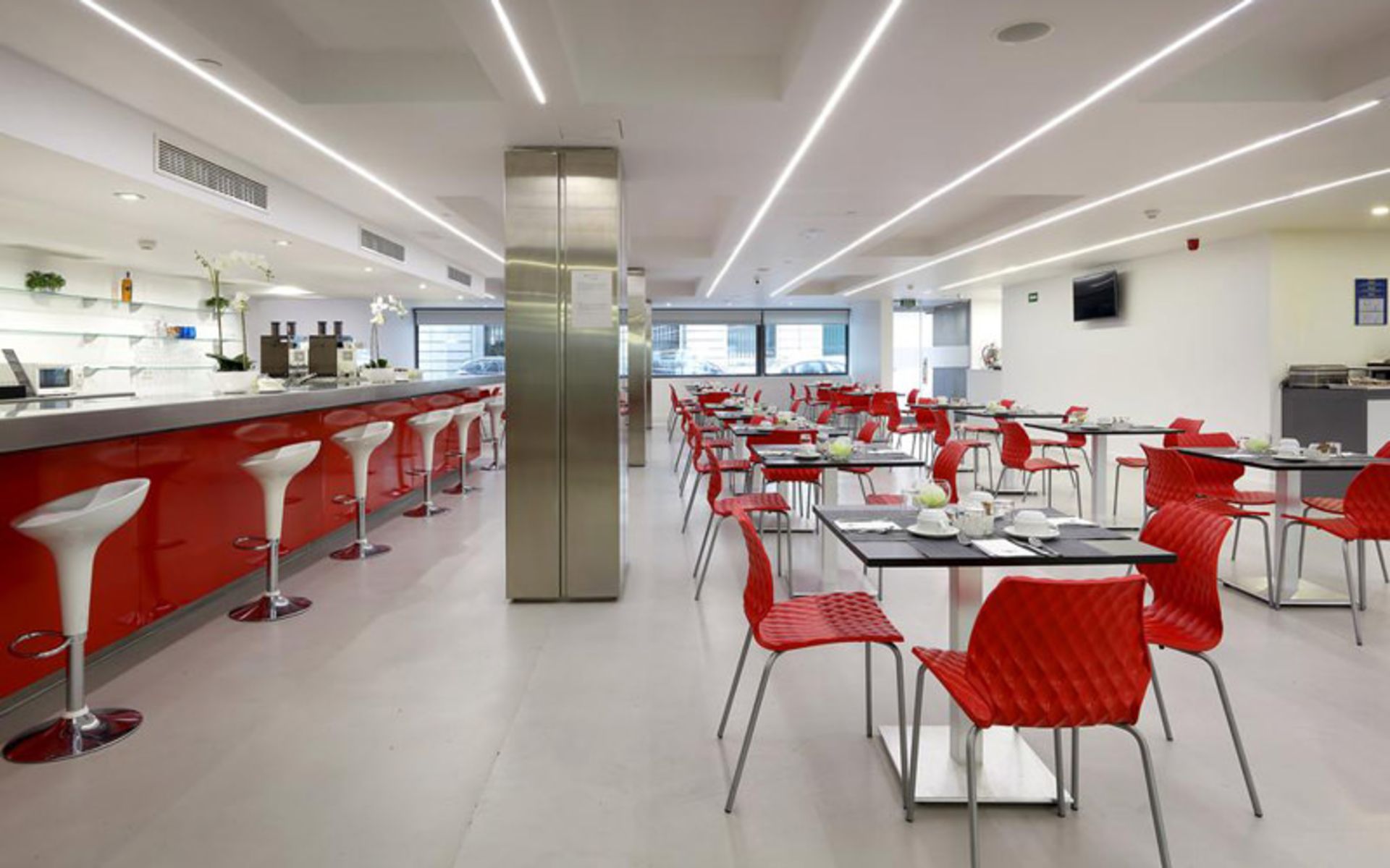 هتل اروستارز سنترال (Eurostars Central)