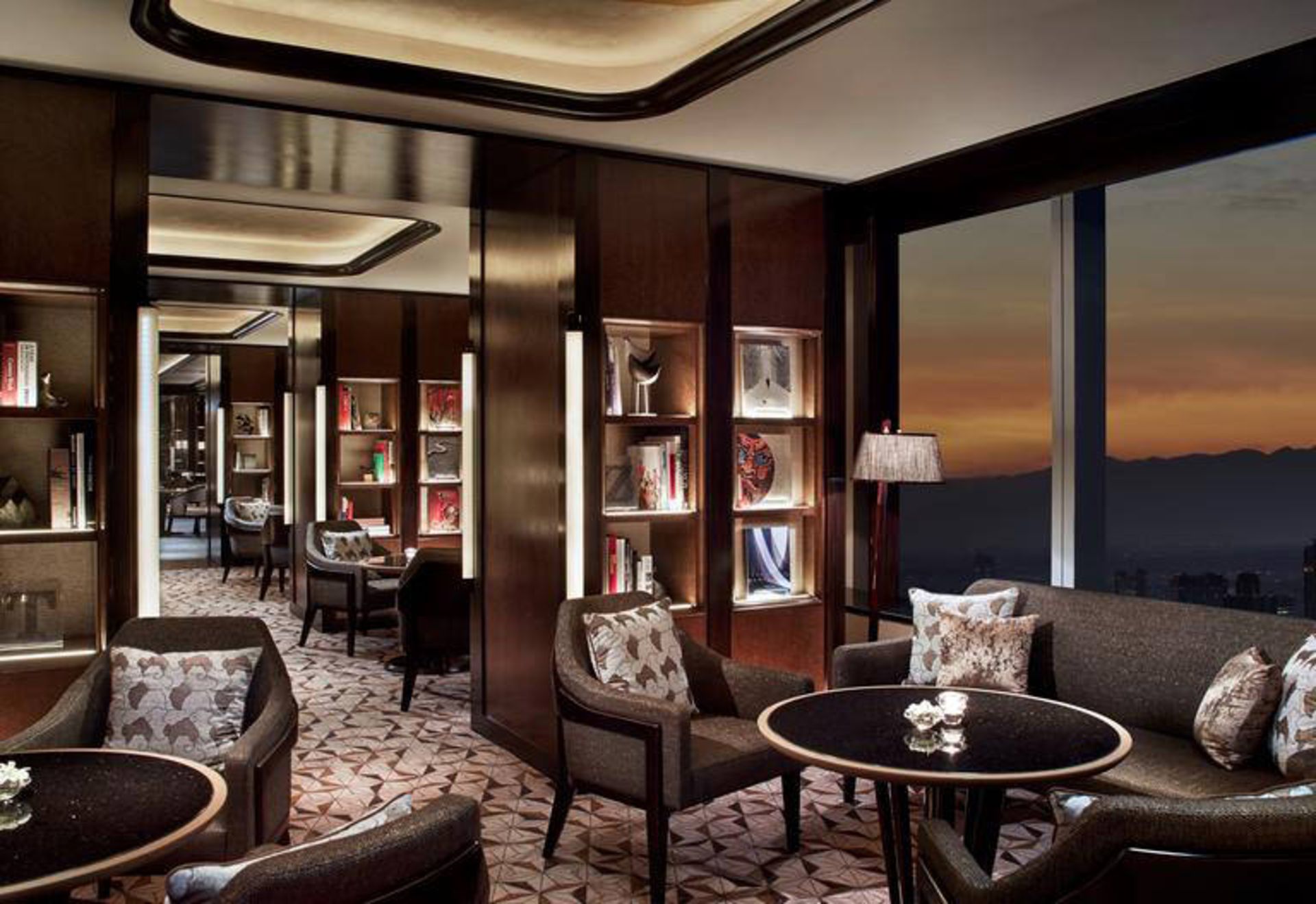 هتل ریتز کارلتون (The Ritz-Carlton)