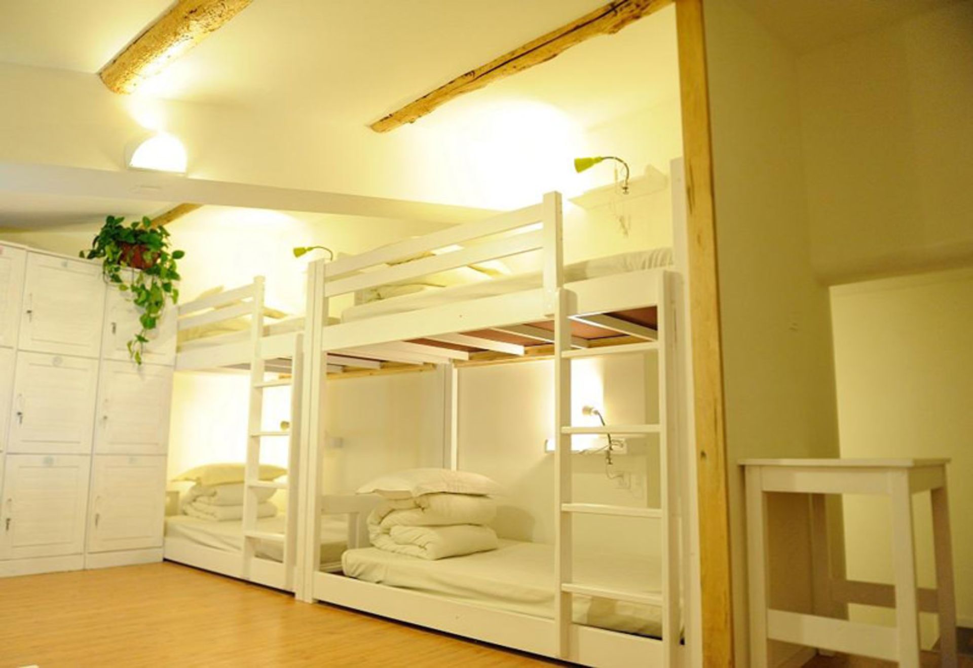 هاستل پکینگ یوس (Peking Youth Hostel)