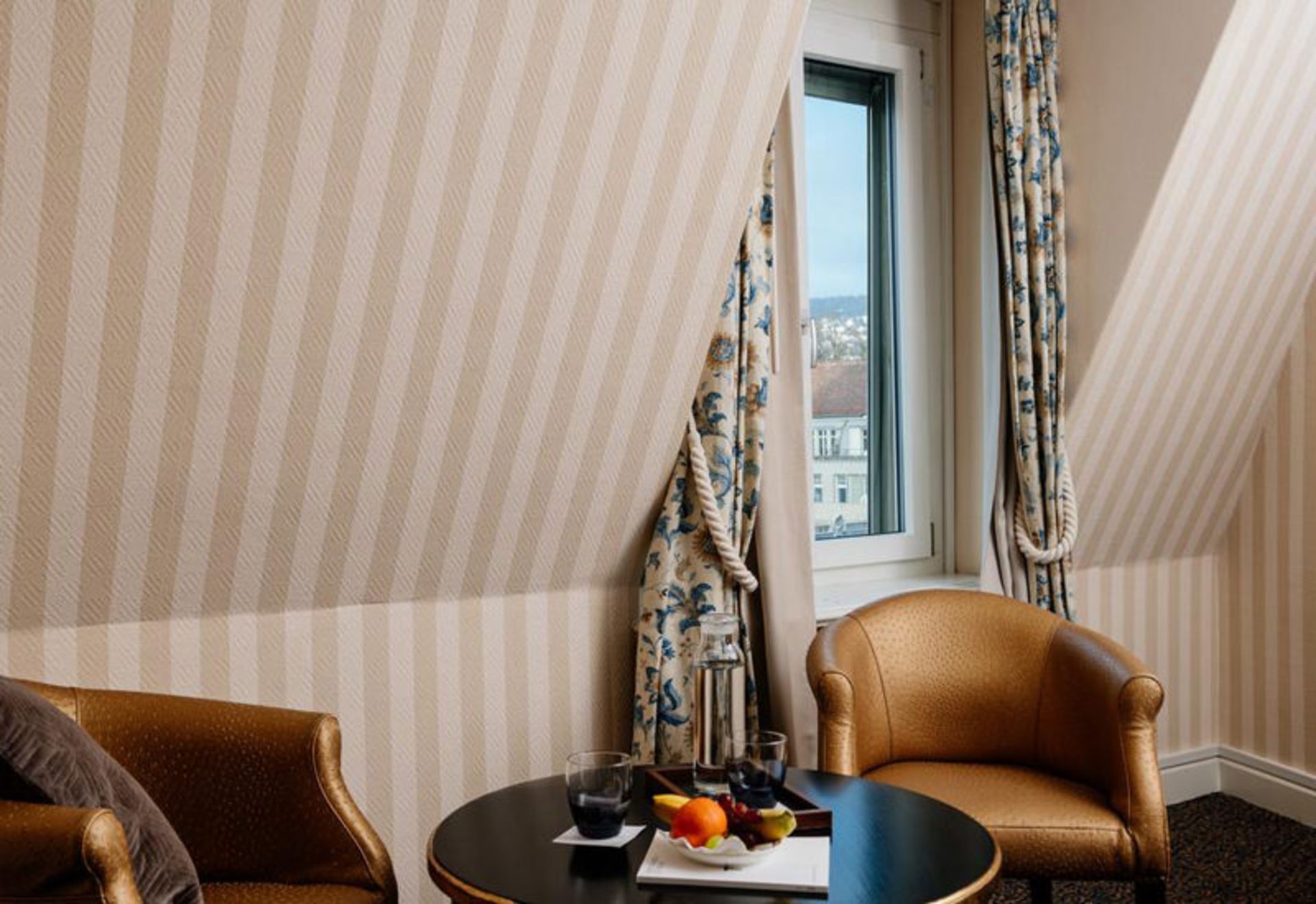 هتل اسمال لاکچری امباسادور له اپرا (Small Luxury Hotel Ambassador Zurich)