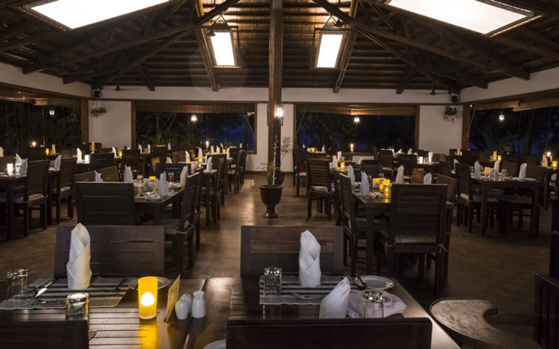 هتل ردی بیج ریزورت (Reethi Beach Resort)