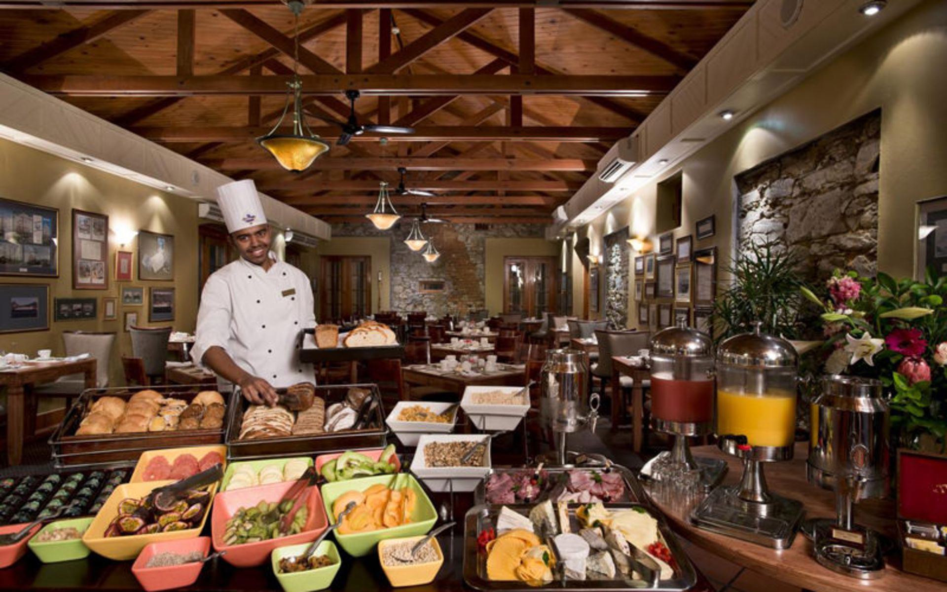 هتل پورتز وود (The Portswood Hotel)
