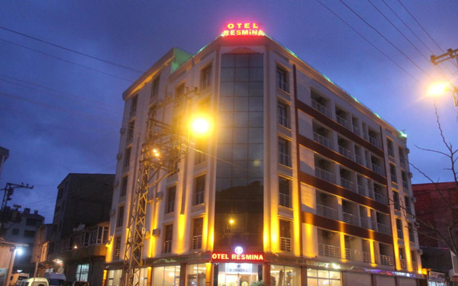 هتل رسمینا (Resmina Hotel)