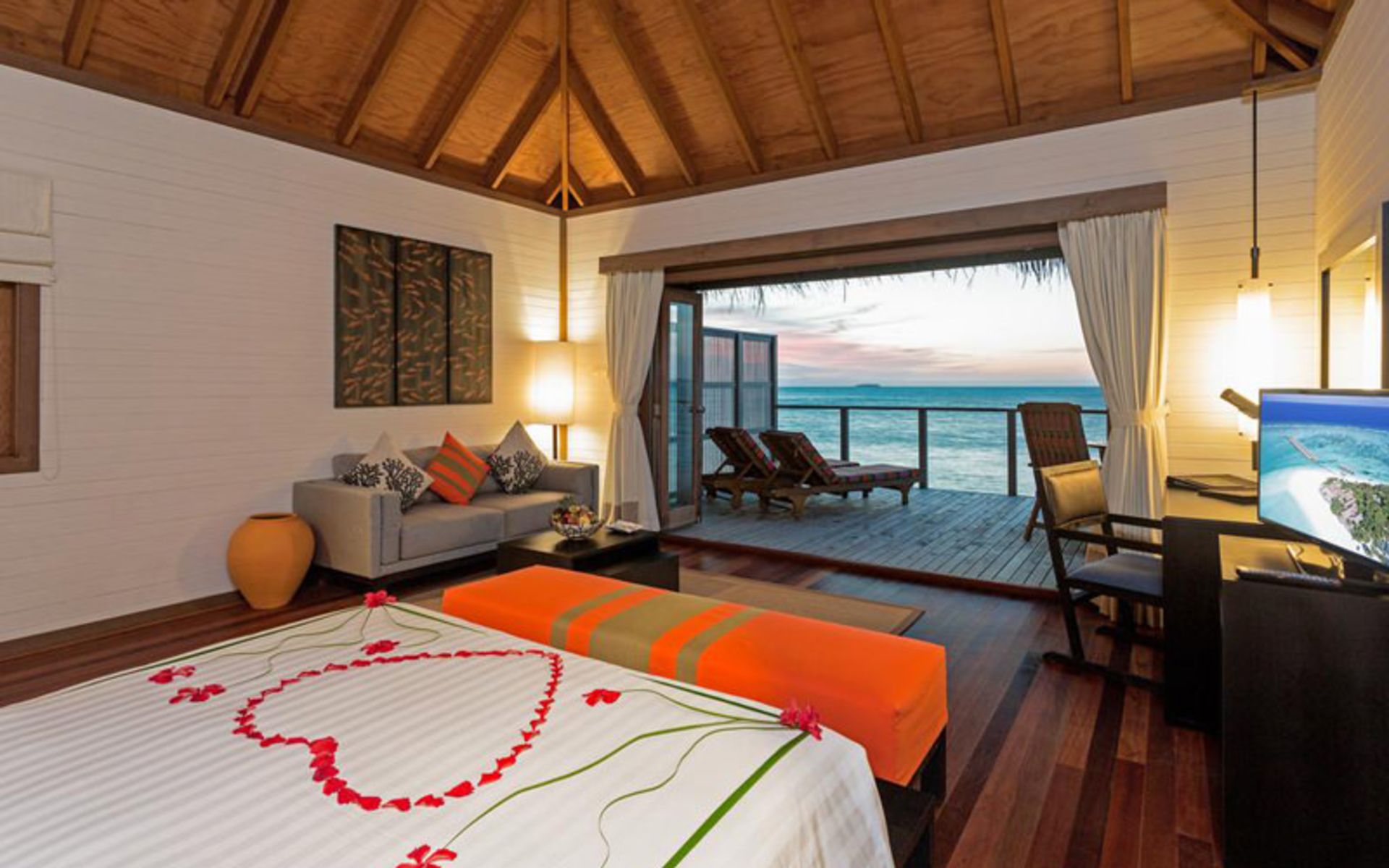هتل مرو اسپا اند ریزورت (Meeru Island Resort & Spa)