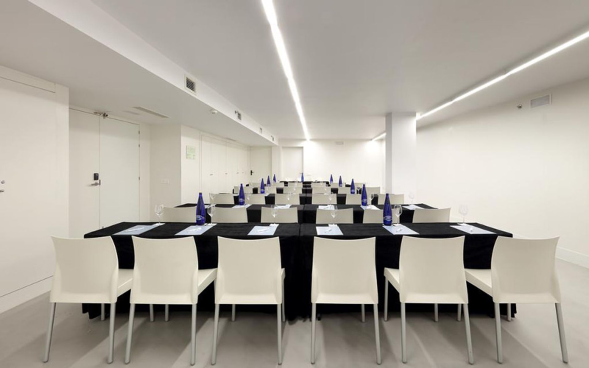 هتل اروستارز سنترال (Eurostars Central)