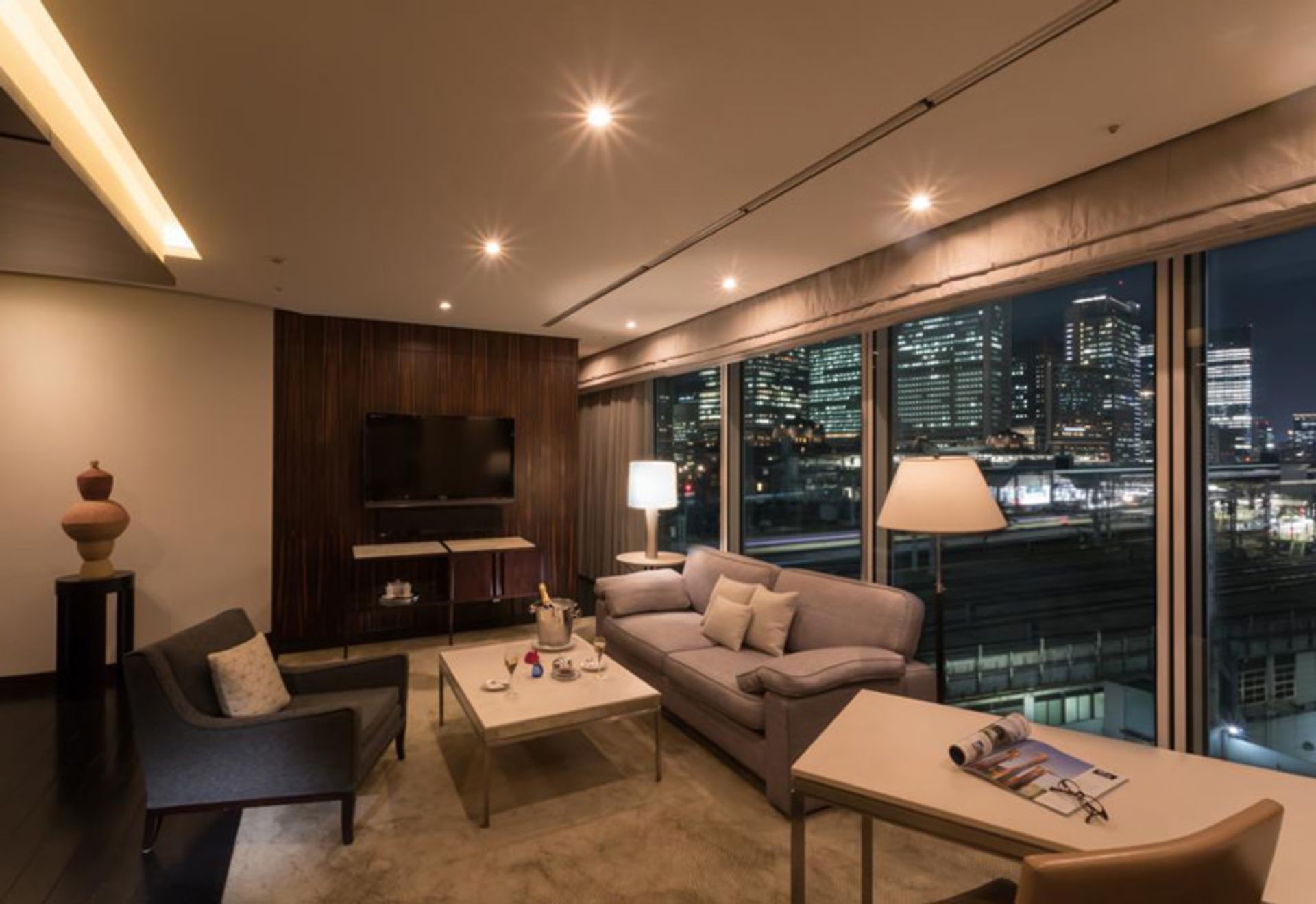 هتل فور سیزن توکیو (Four Seasons Hotel Tokyo at Marunouchi)