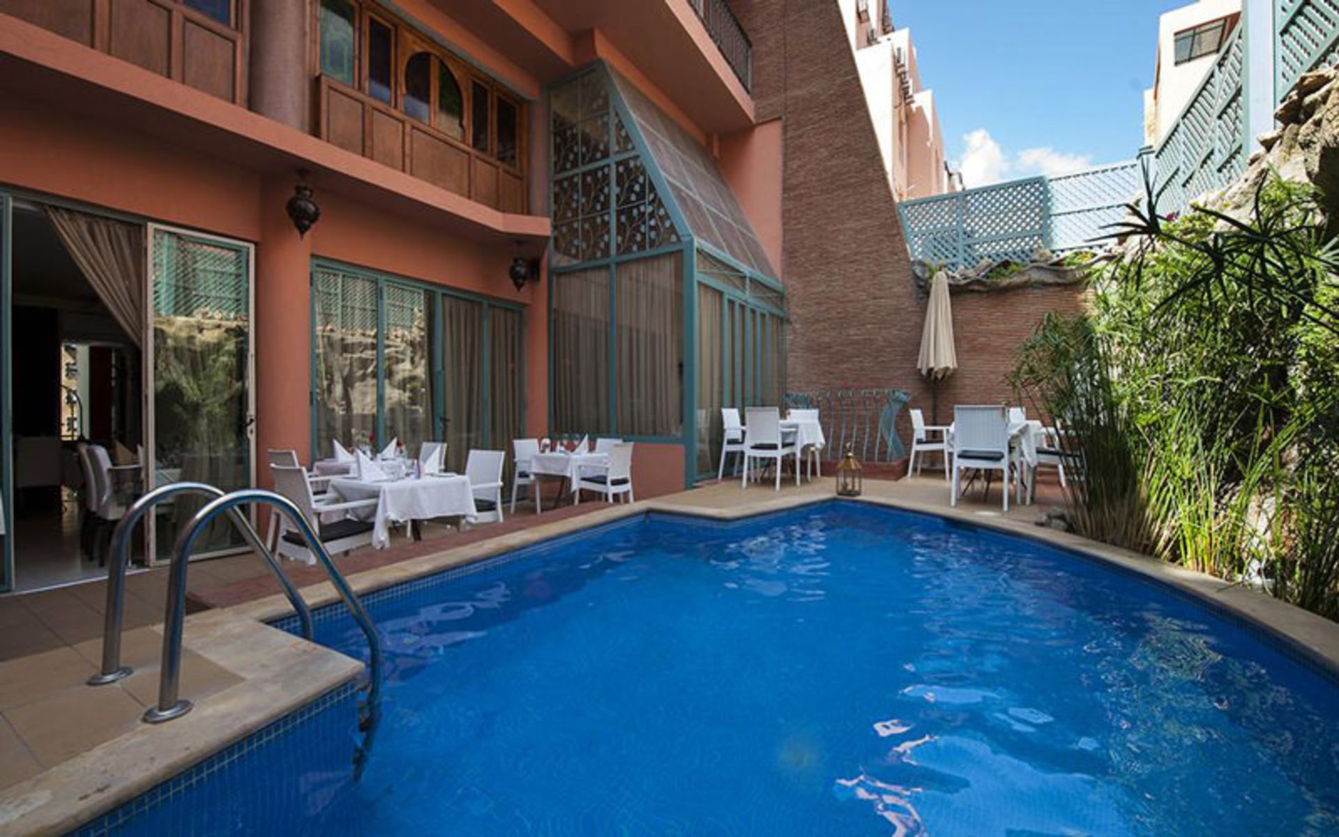 هتل لِ کاسپین (Hotel Le Caspien)