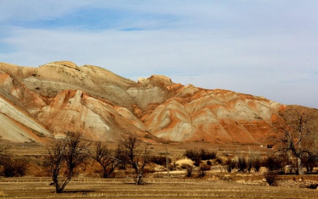 کوه های رنگی ماهنشان