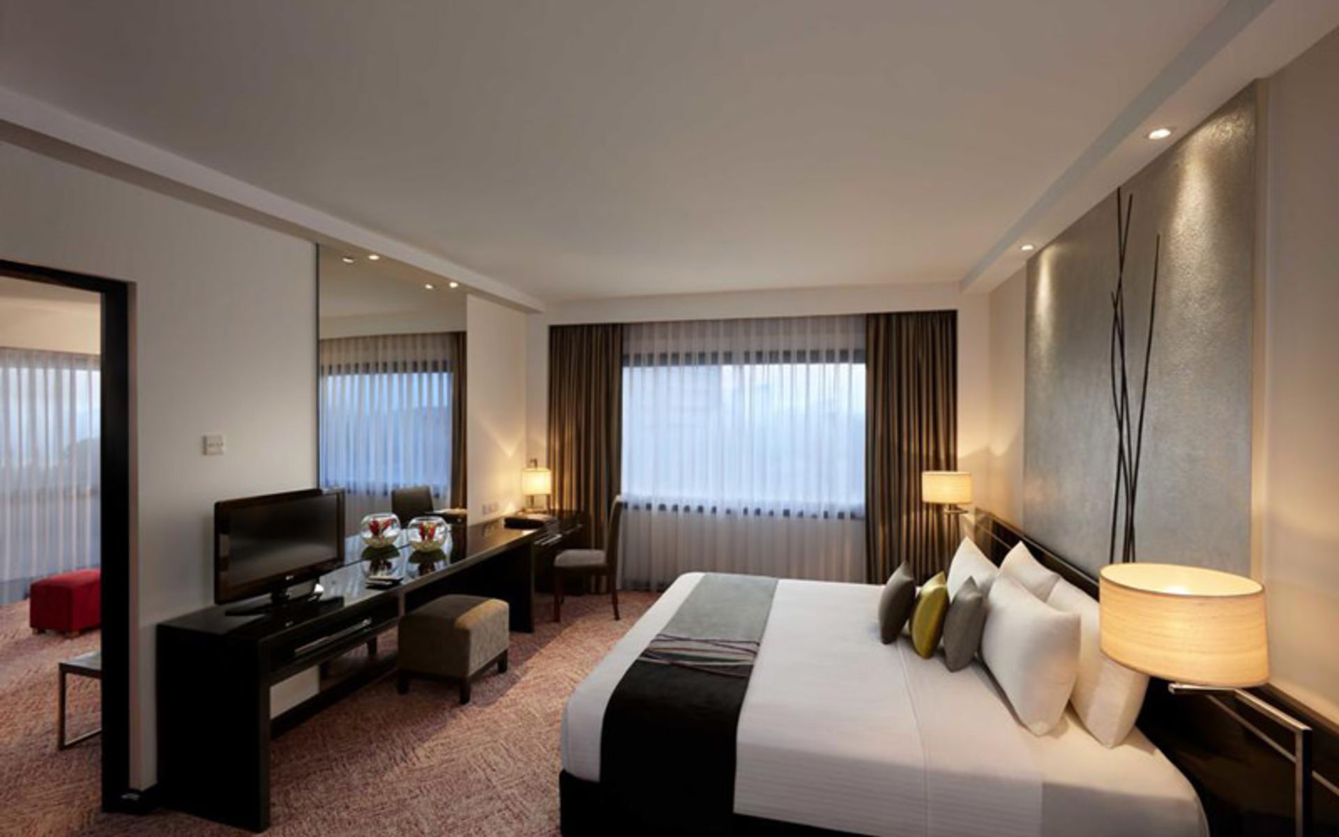 هتل سینامون لیک ‌ساید (Cinnamon Lakeside)