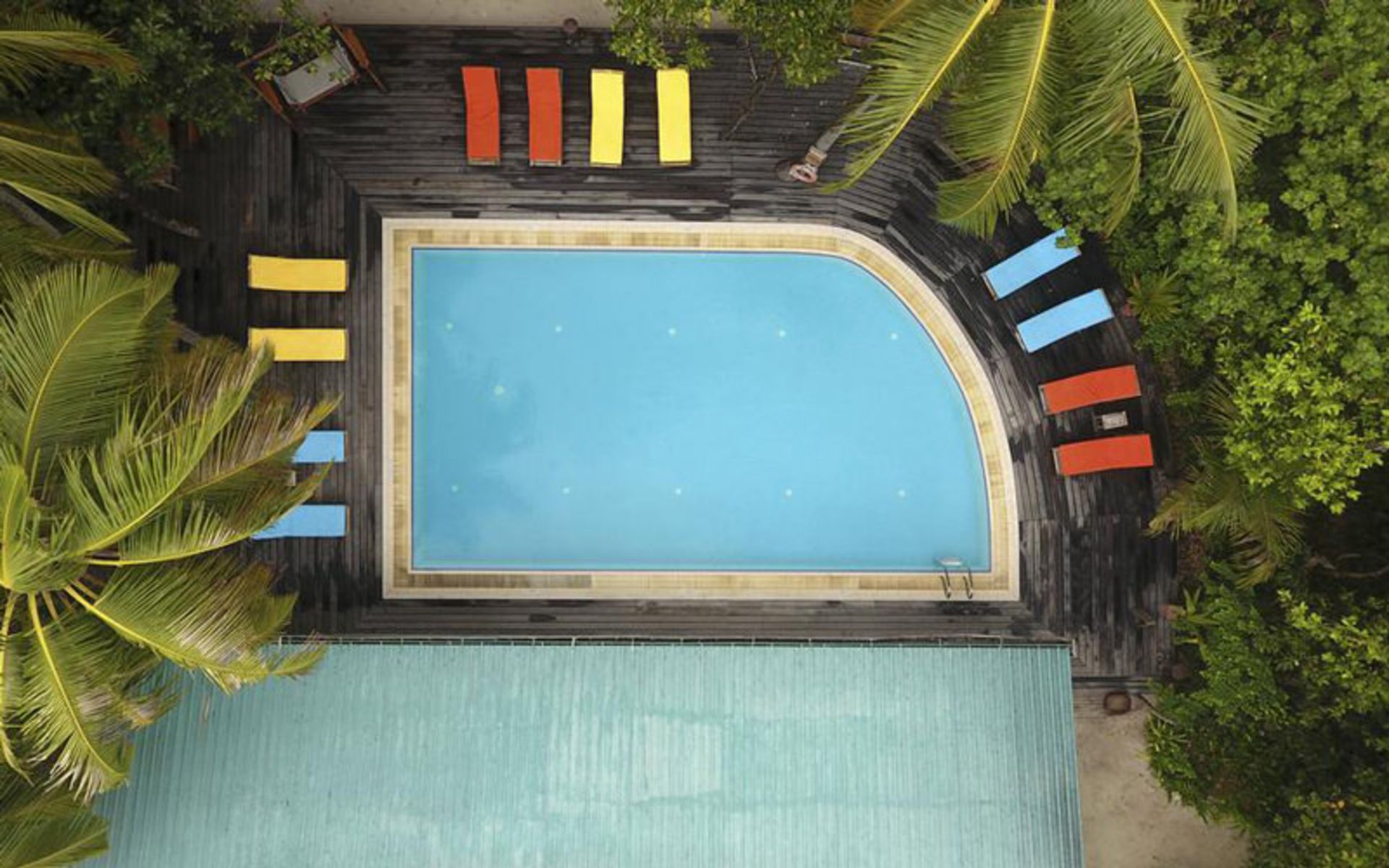 هتل ردی بیج ریزورت (Reethi Beach Resort)