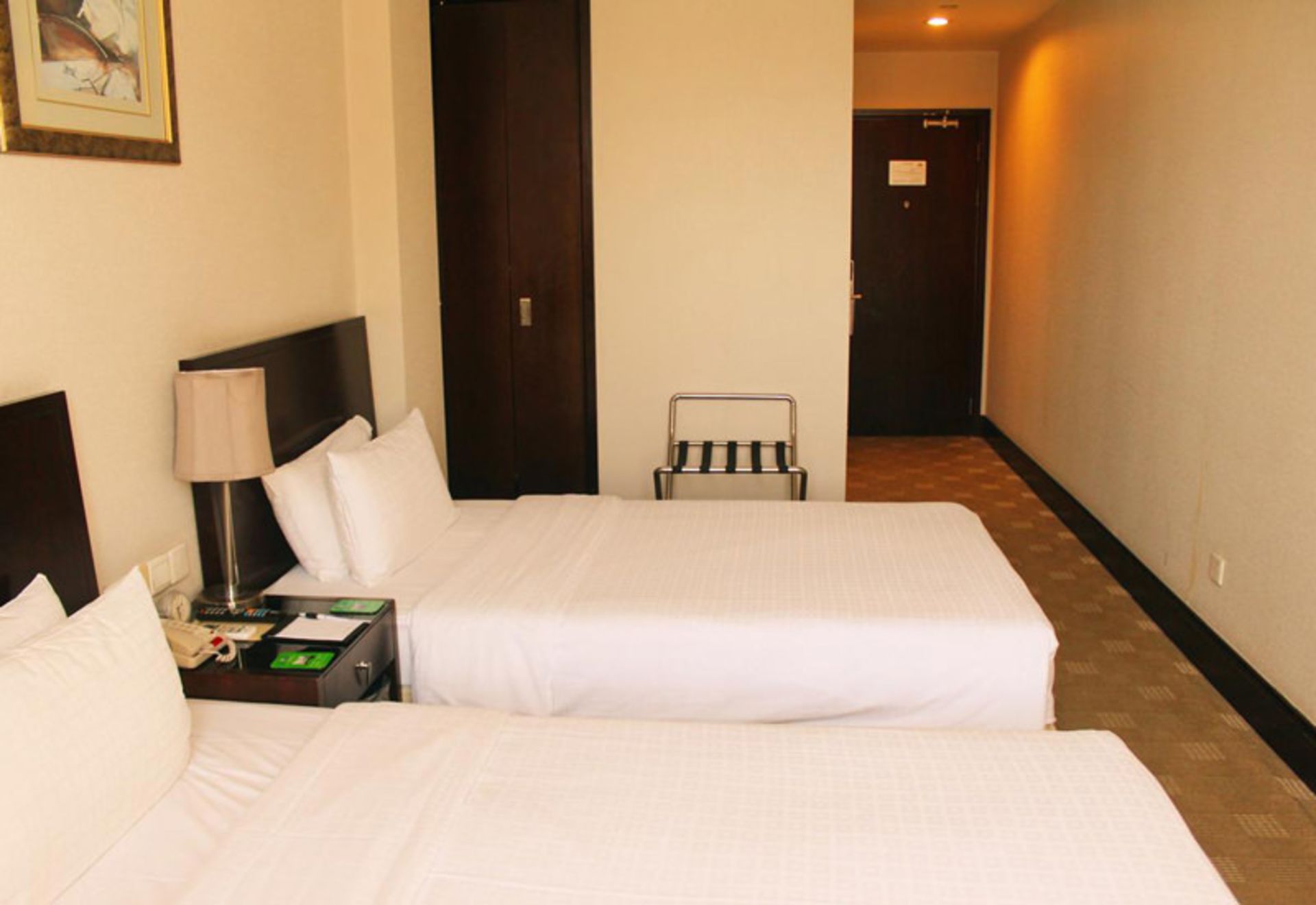 هتل دیز فوربیدن (Days Inn Forbidden)