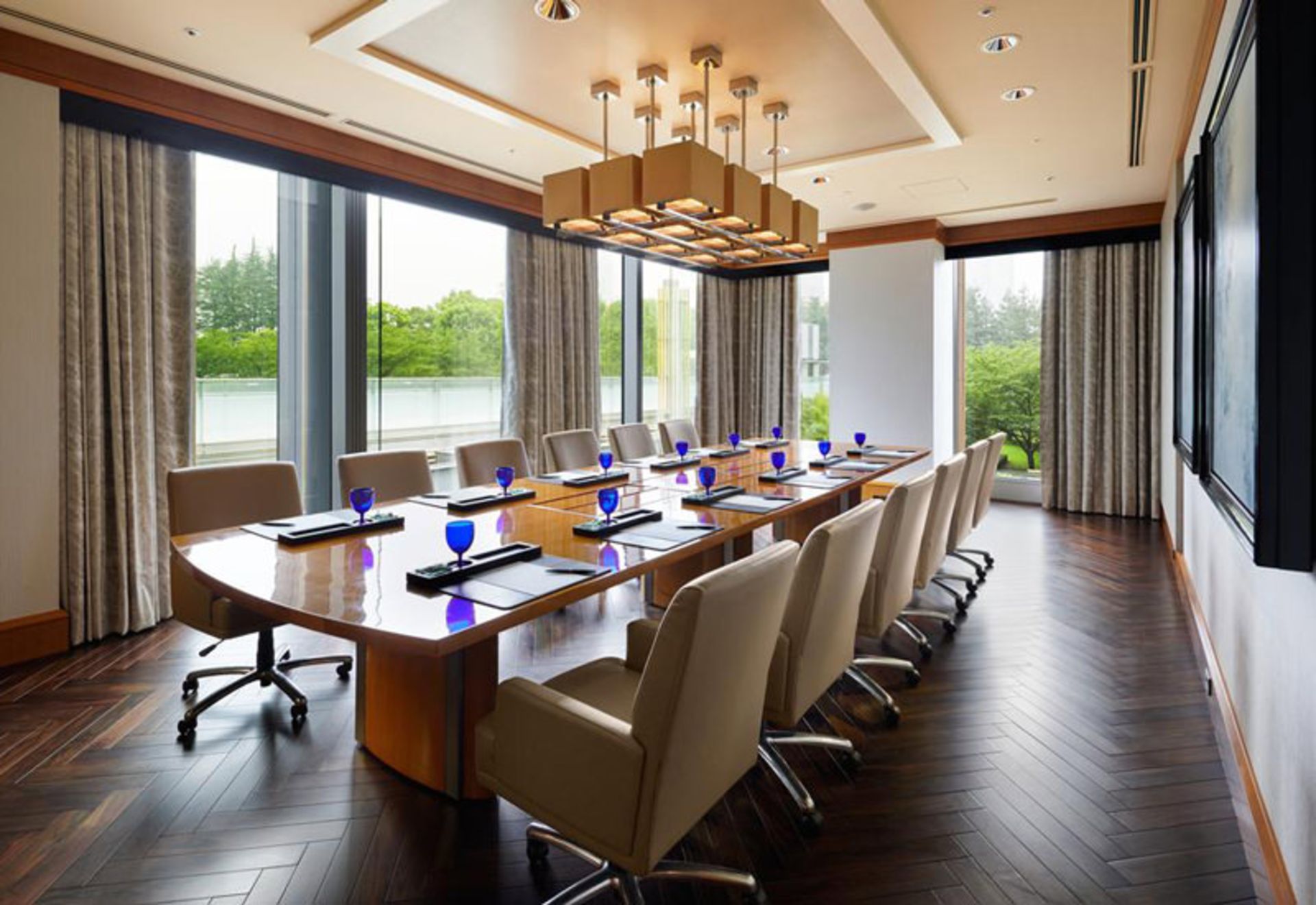 هتل ریتز کارلتون (The Ritz-Carlton)