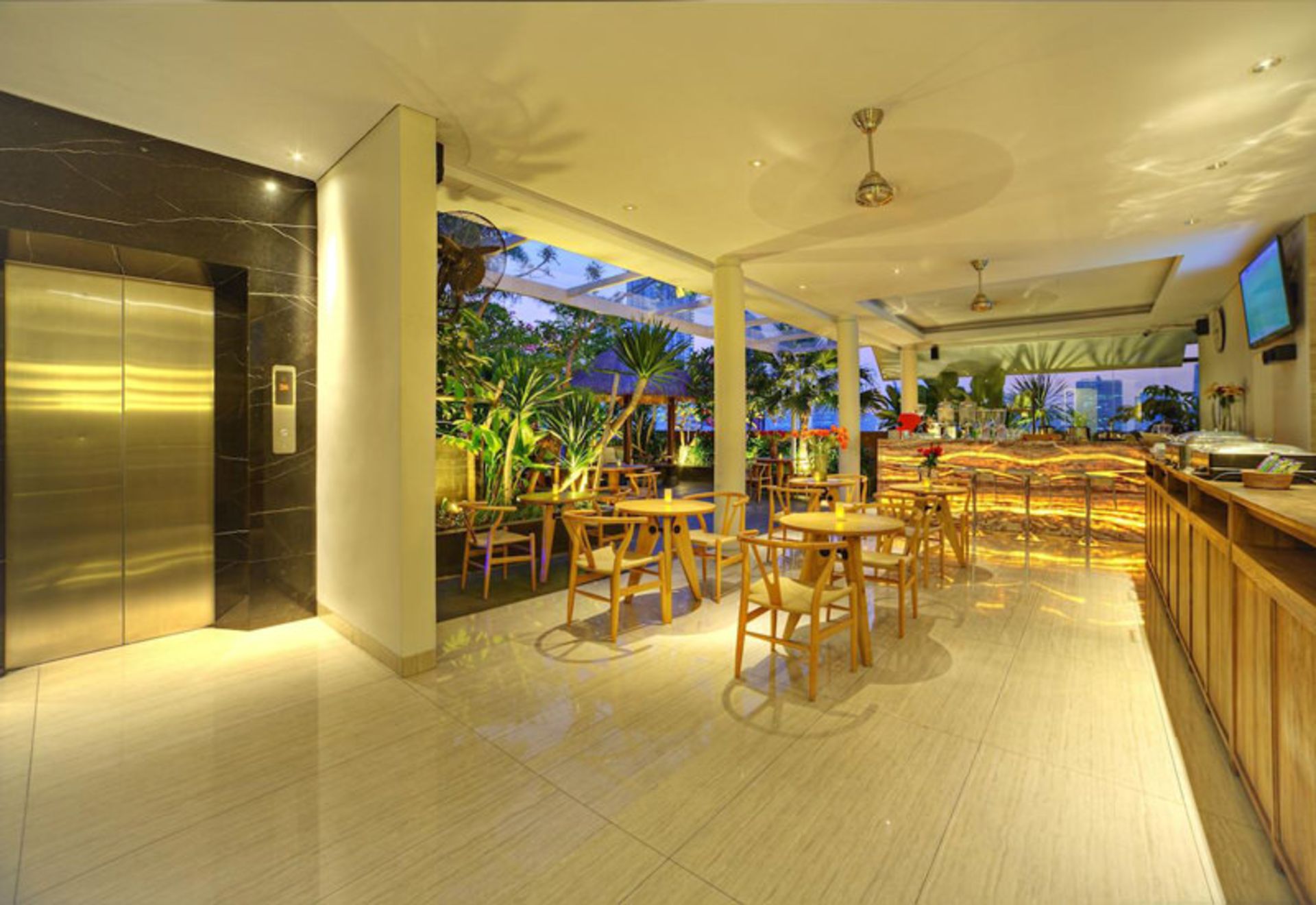 هتل راسونا ایکون (Rasuna Icon Hotel)
