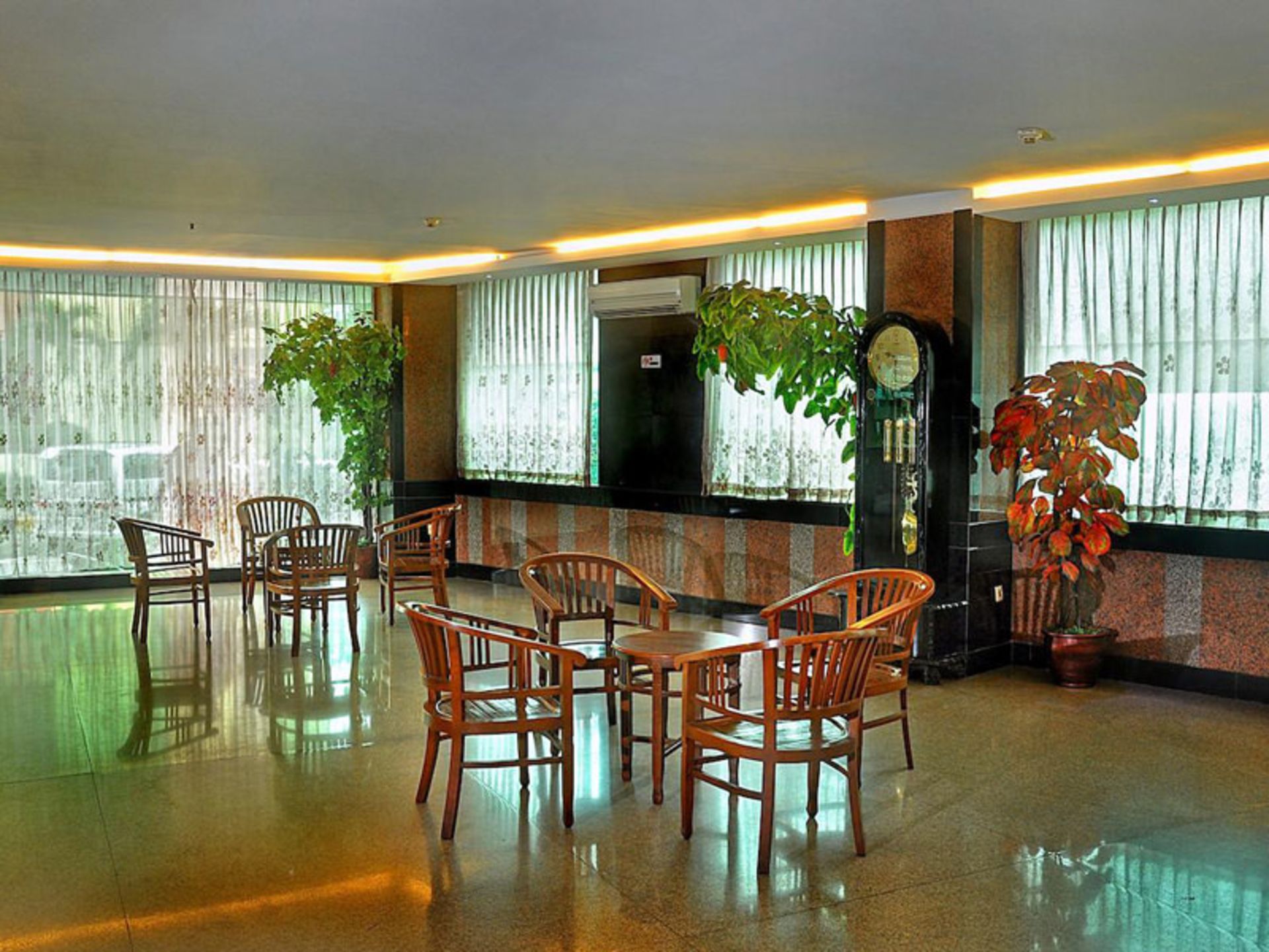 هتل پلازا هارکو مانگا دوا (Plaza Hotel Harco Mangga Dua)