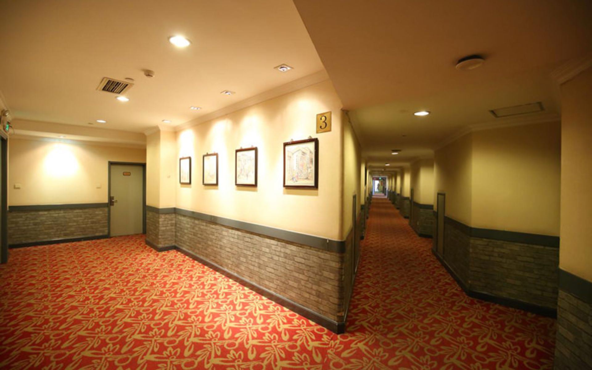 هتل فار ایست (Far East Hotel)