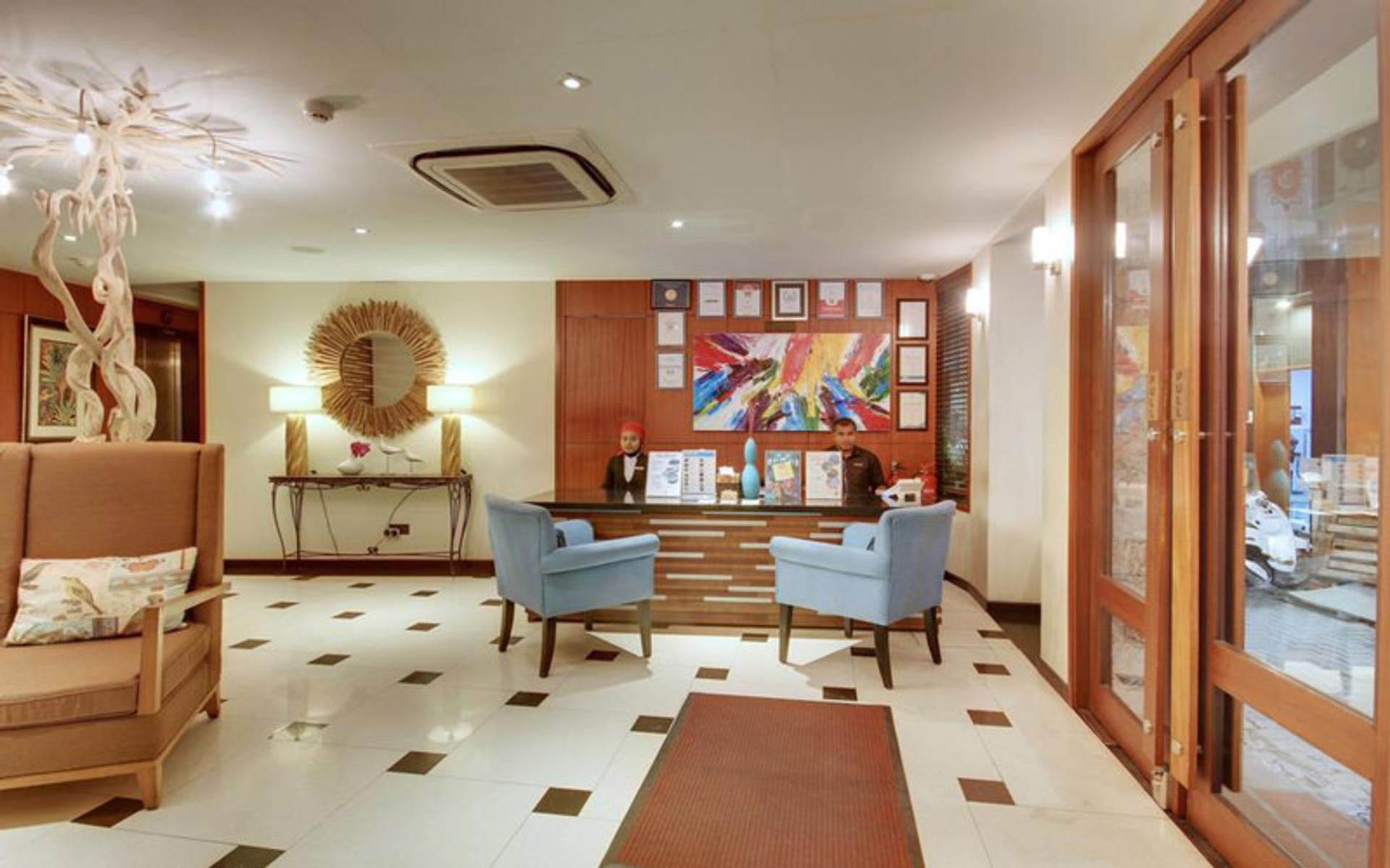 هتل سامرست (The Somerset Hotel)